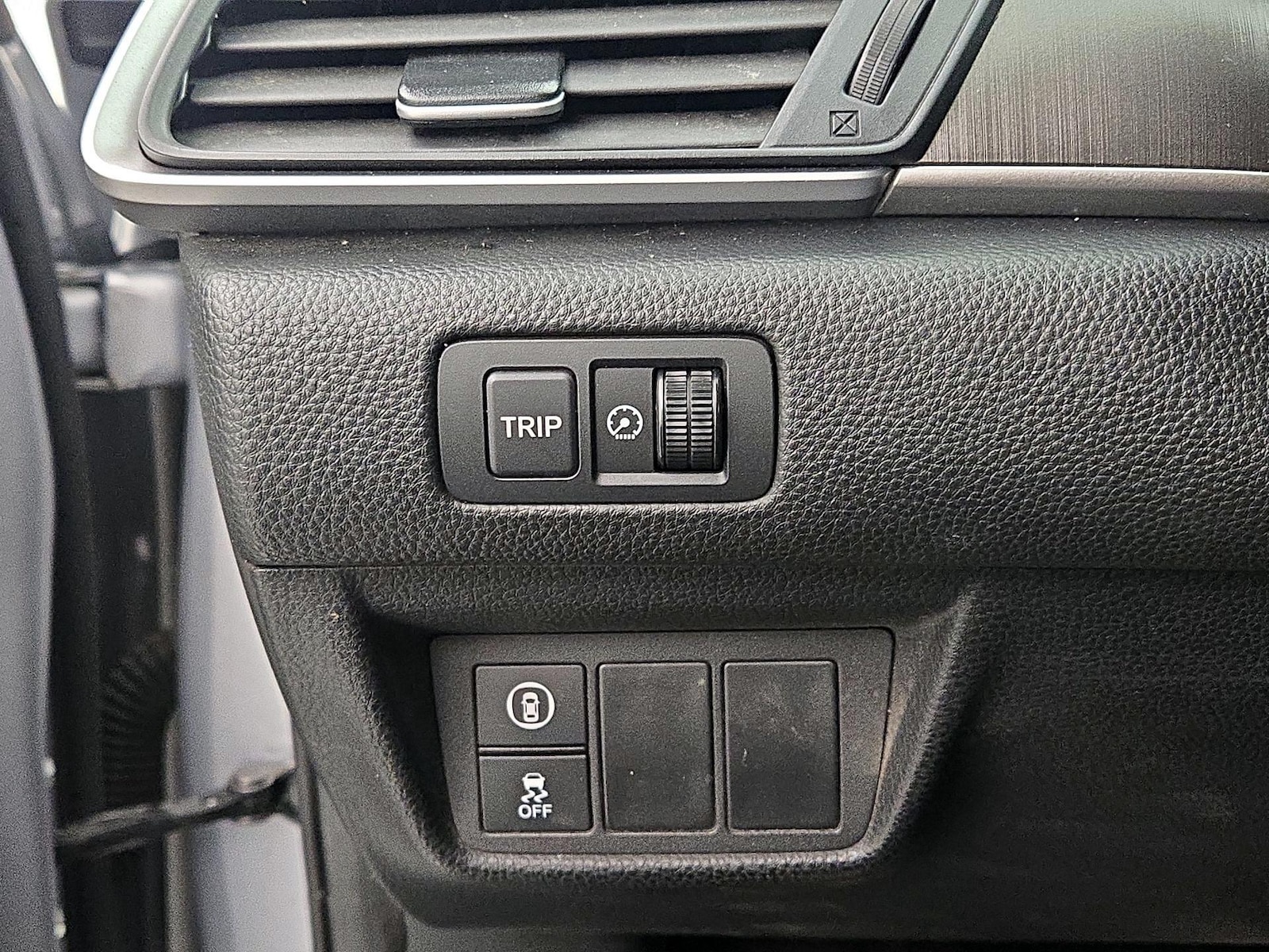2018 Honda Accord LX - Photo 14