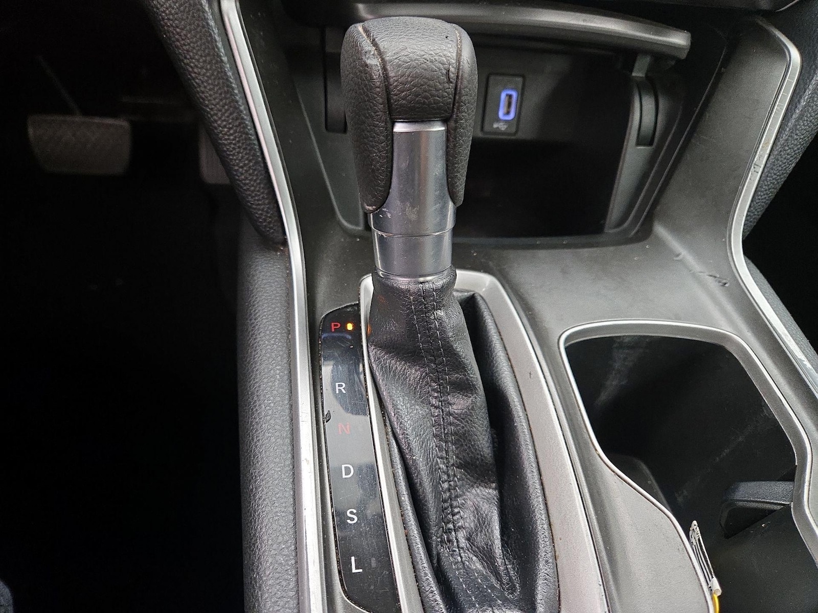 2018 Honda Accord LX - Photo 18