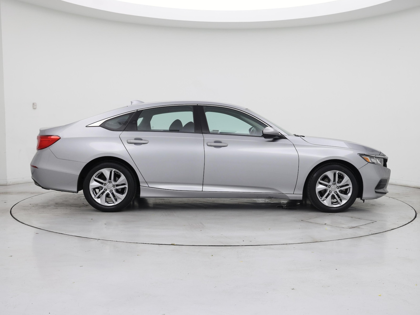 2018 Honda Accord LX - Photo 8