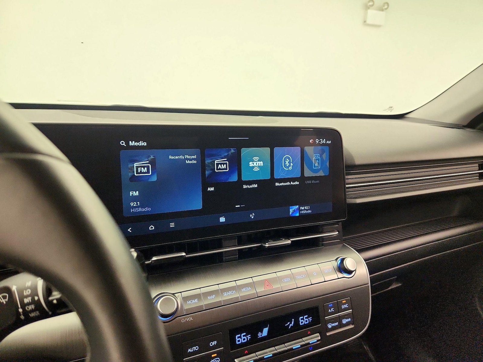 2025 Hyundai Kona SEL - Photo 16