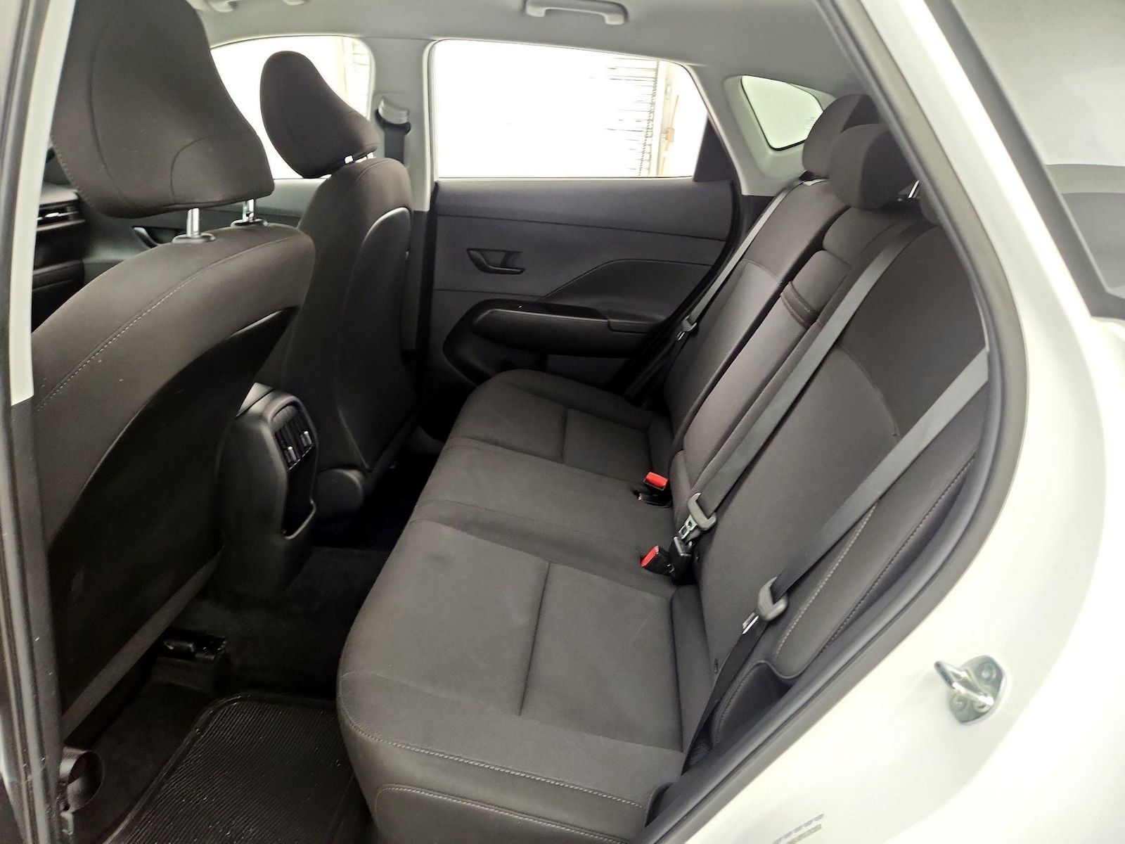 2025 Hyundai Kona SEL - Photo 20
