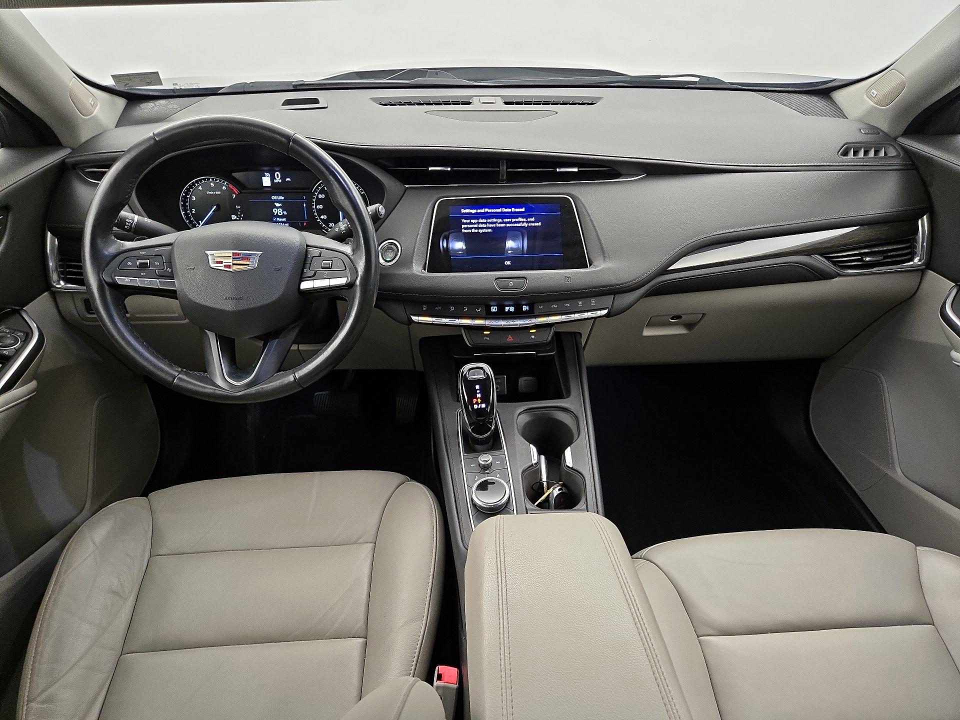 Thumbnail: 2020 Cadillac XT4 - 9