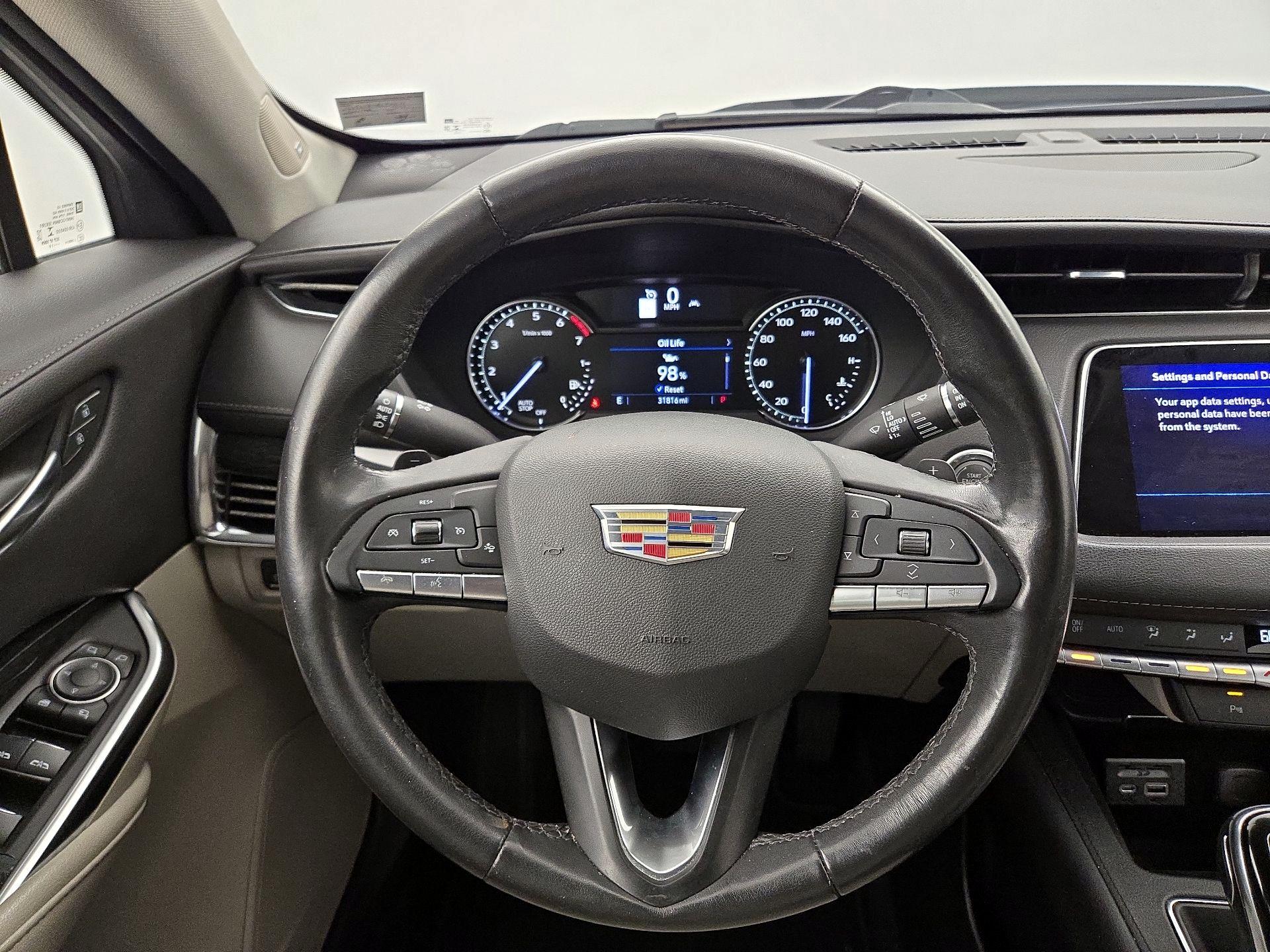Thumbnail: 2020 Cadillac XT4 - 10