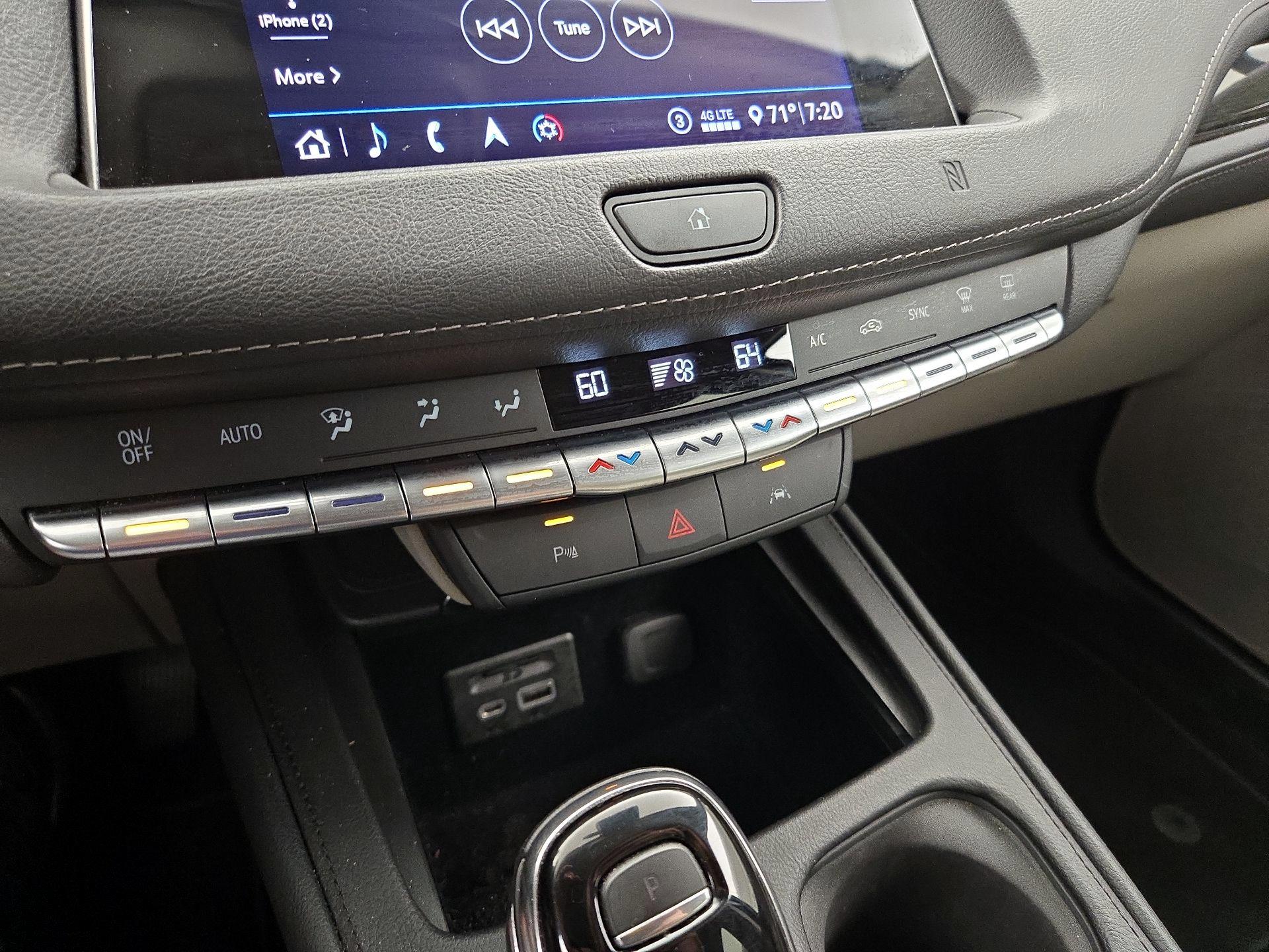 Thumbnail: 2020 Cadillac XT4 - 17