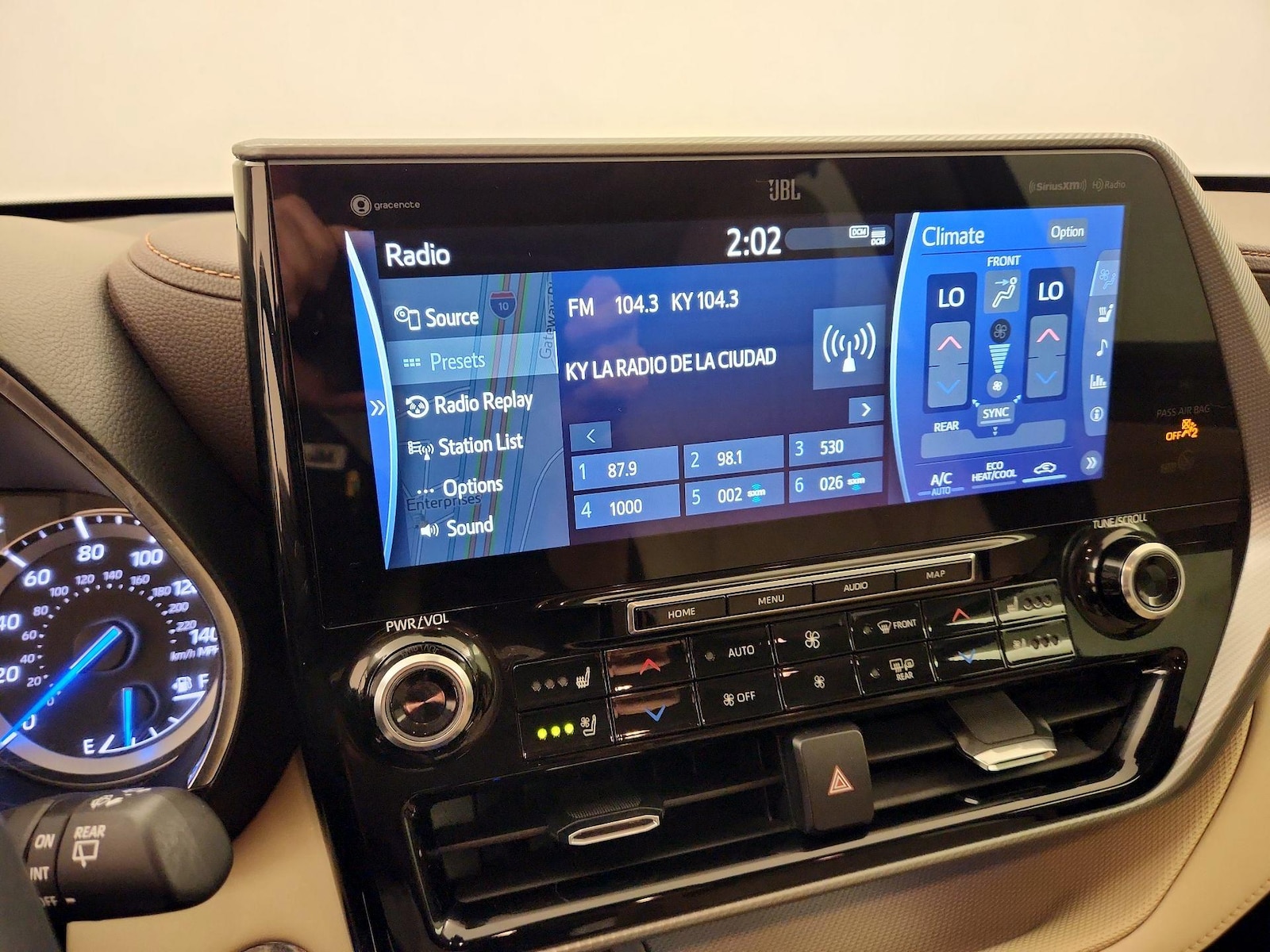 2022 Toyota Highlander Platinum - Photo 17