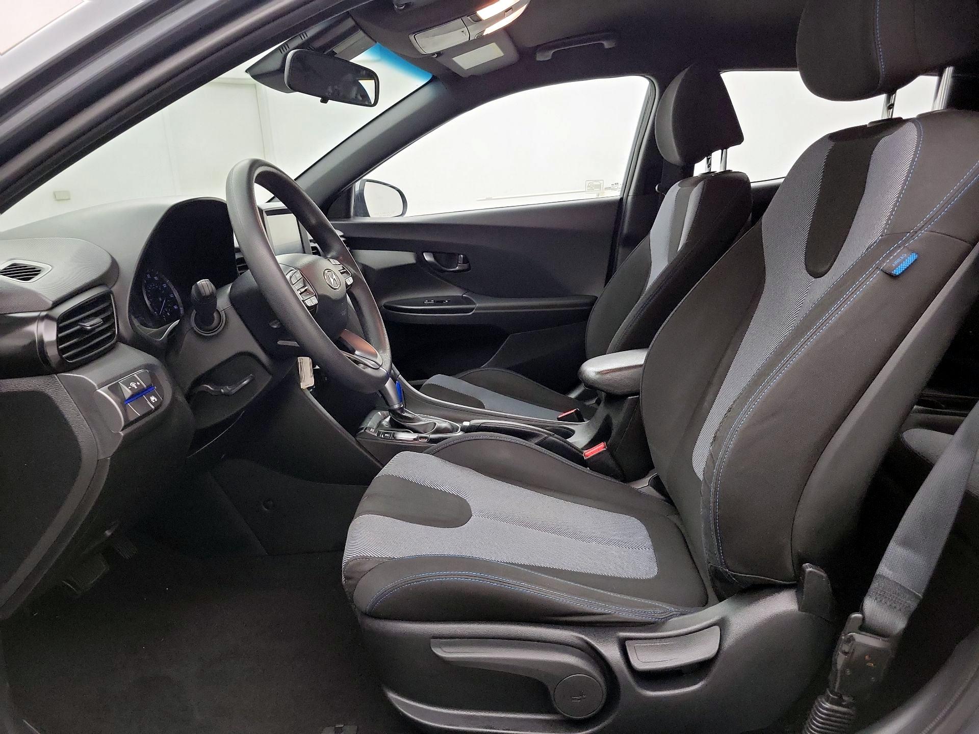Thumbnail: 2019 Hyundai Veloster - 11