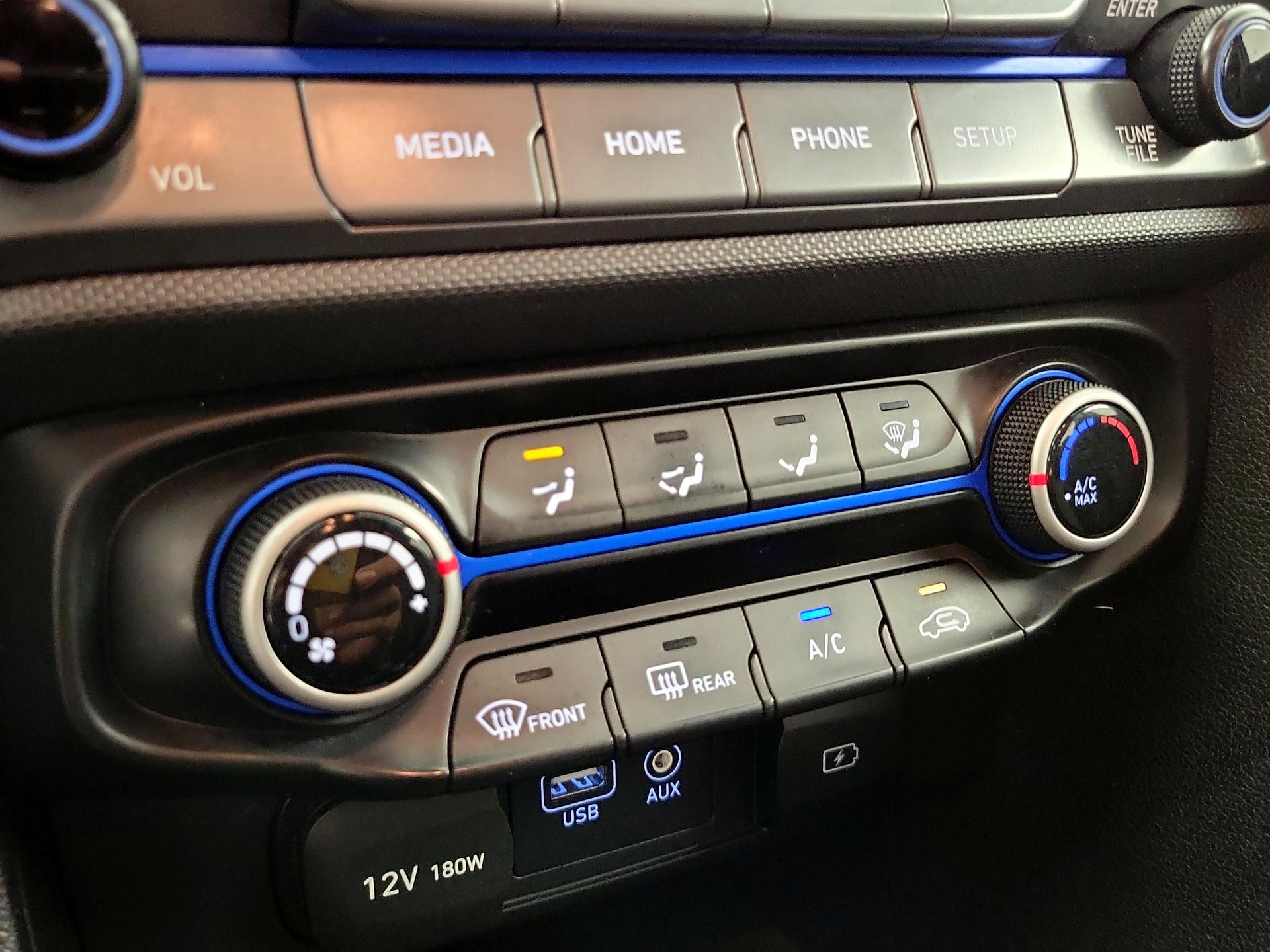Thumbnail: 2019 Hyundai Veloster - 16