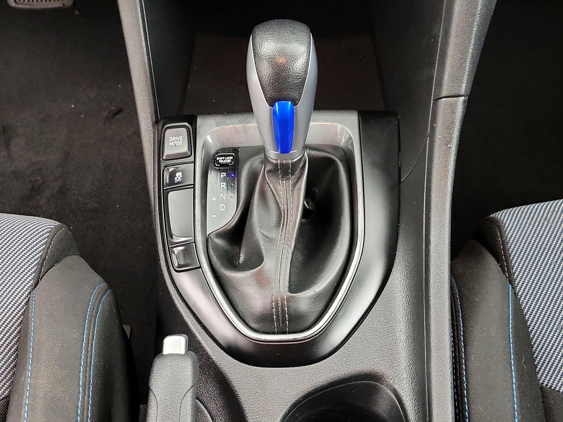Thumbnail: 2019 Hyundai Veloster - 17