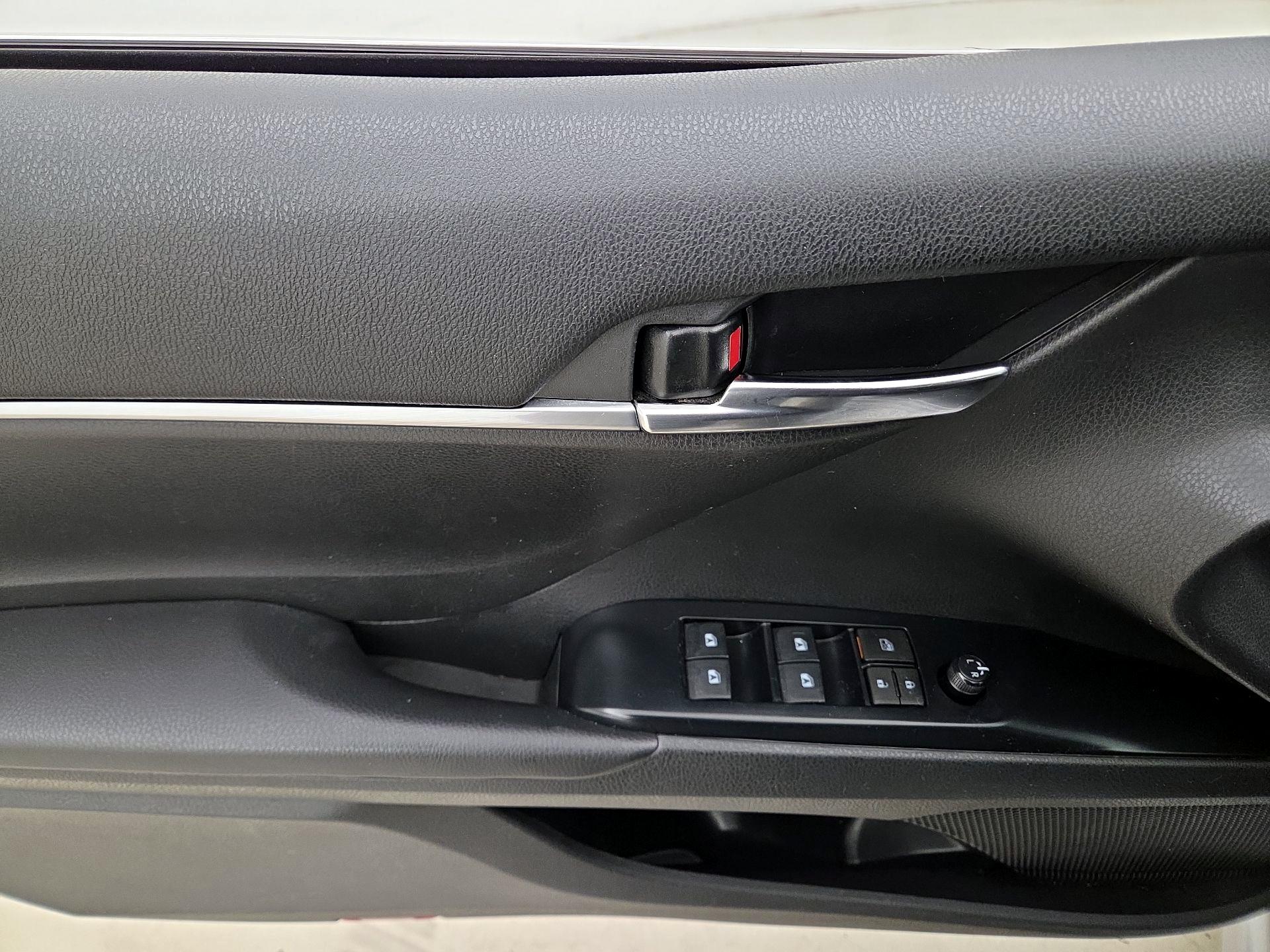 Thumbnail: 2020 Toyota Camry - 12