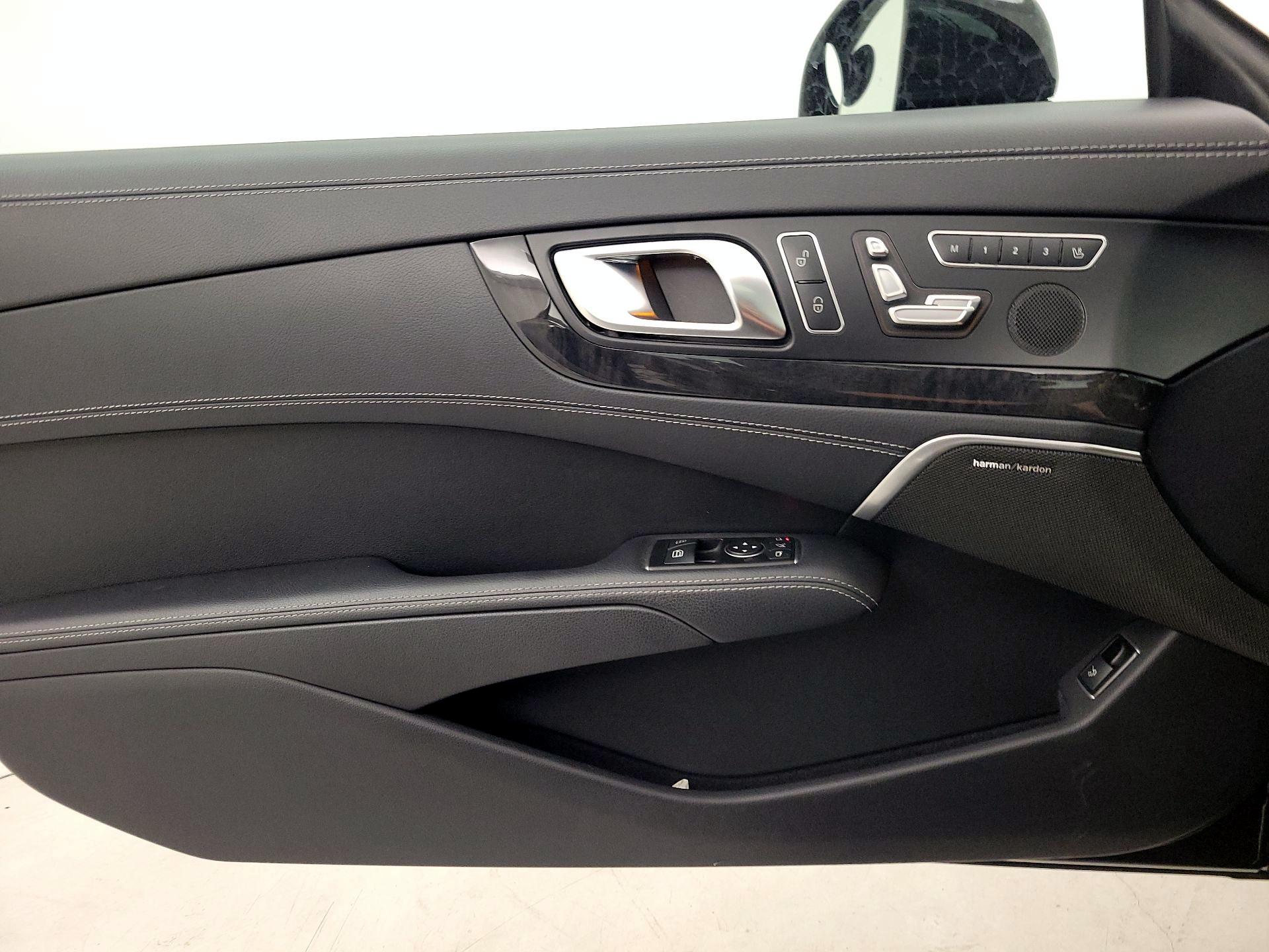 Thumbnail: 2015 Mercedes-Benz SL-Class - 12