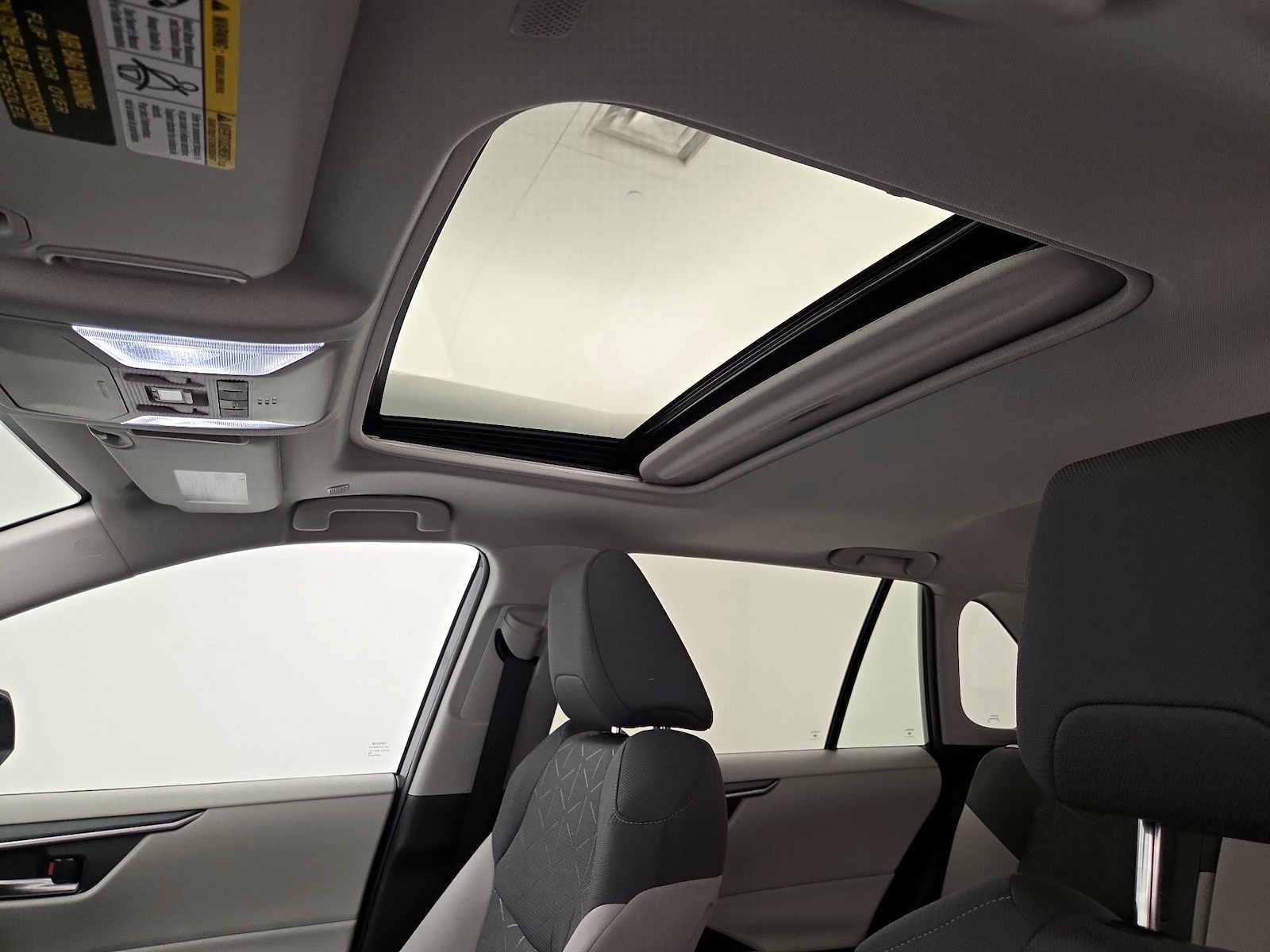 Sunroof(s) & Overhead Airbags