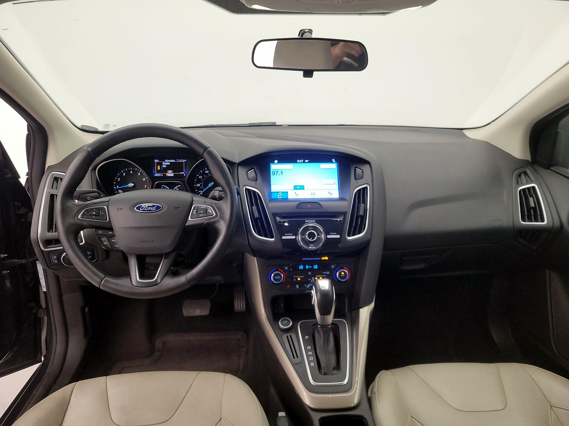 Thumbnail: 2016 Ford Focus - 9