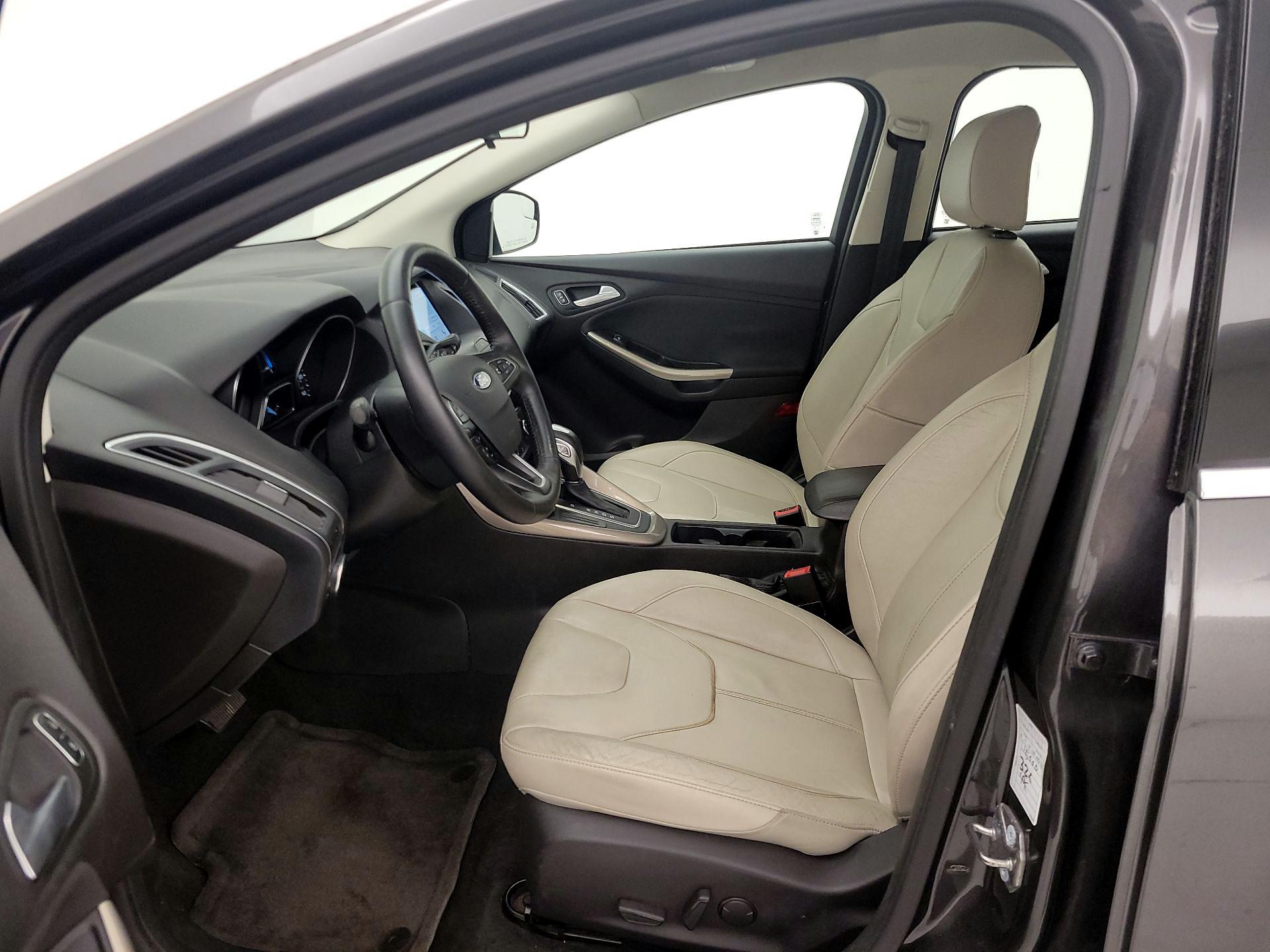 Thumbnail: 2016 Ford Focus - 11