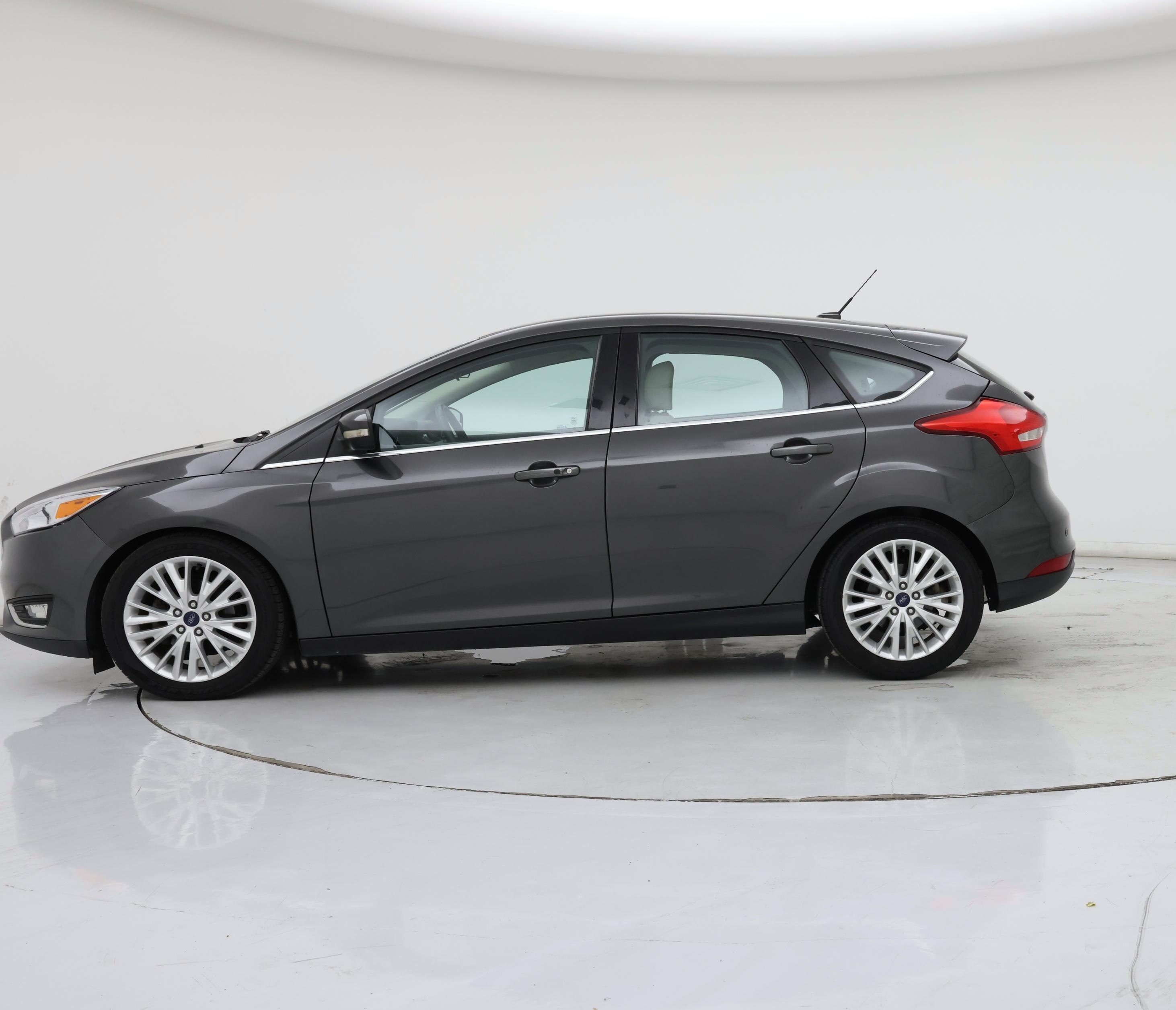 Thumbnail: 2016 Ford Focus - 3