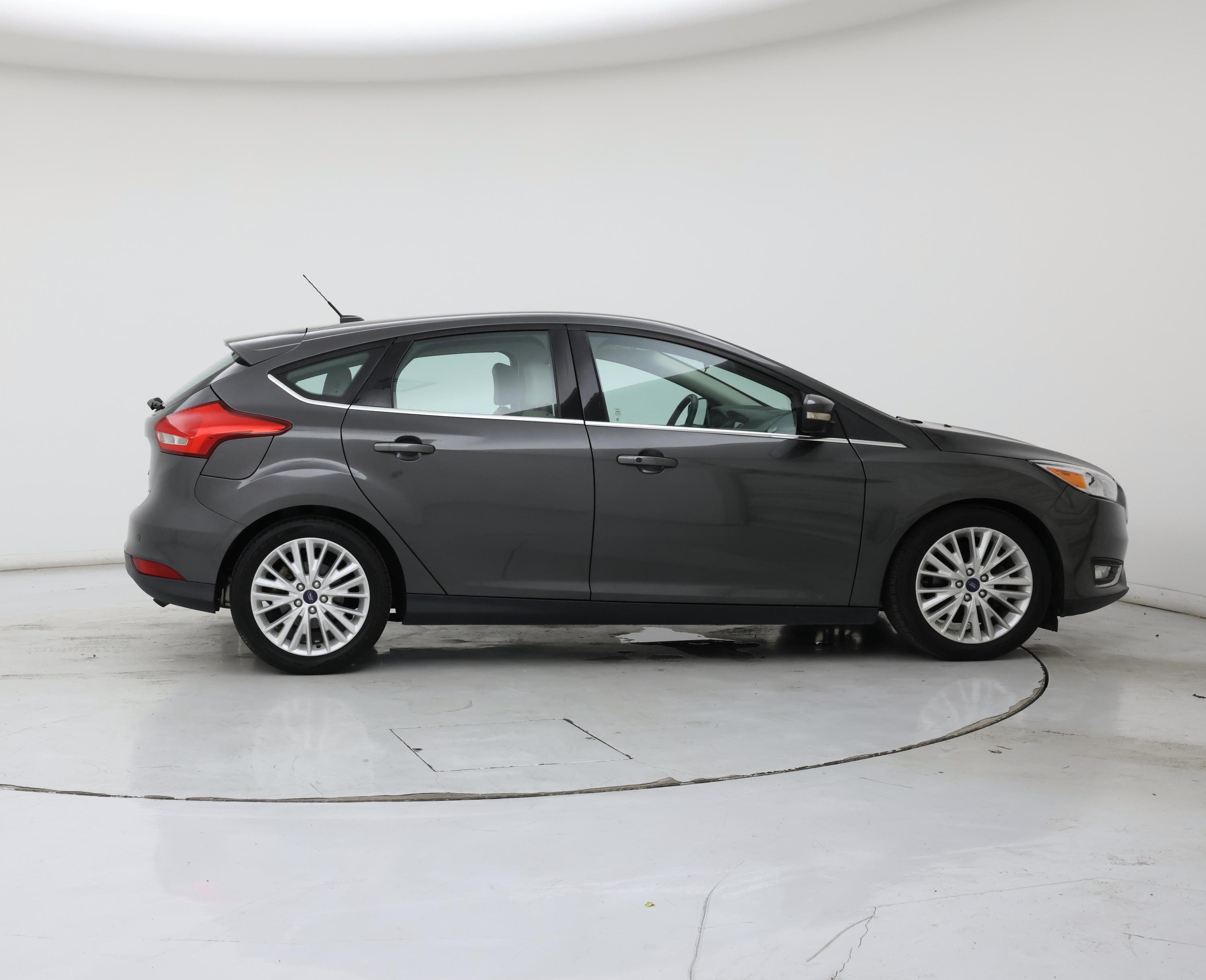 Thumbnail: 2016 Ford Focus - 7