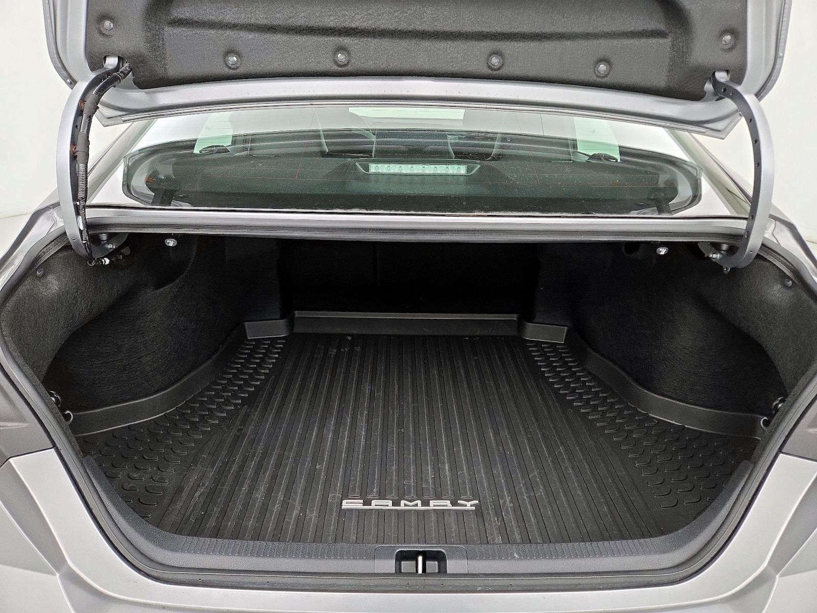 2025 Toyota Camry SE - Photo 21