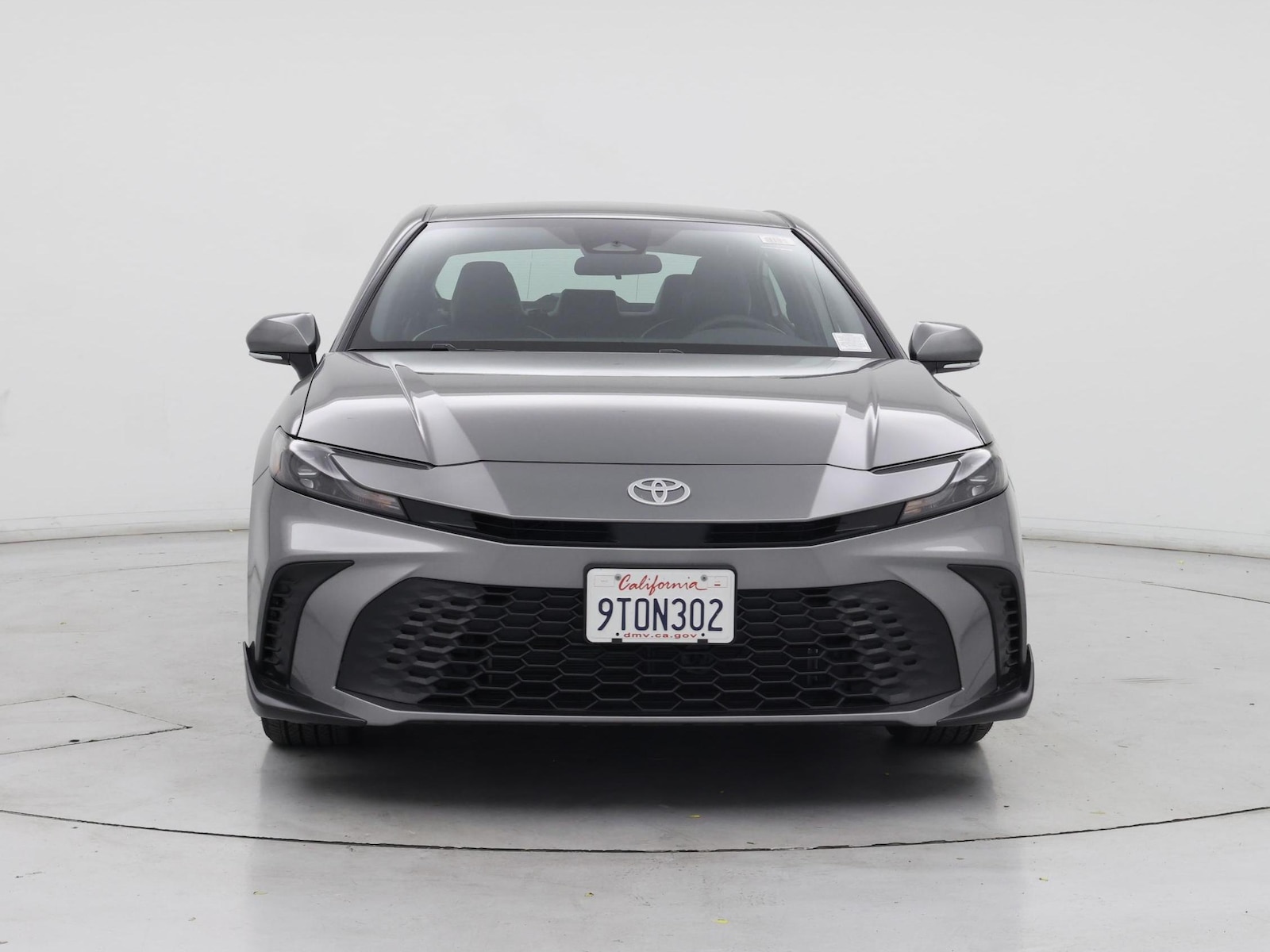 2025 Toyota Camry SE - Photo 6