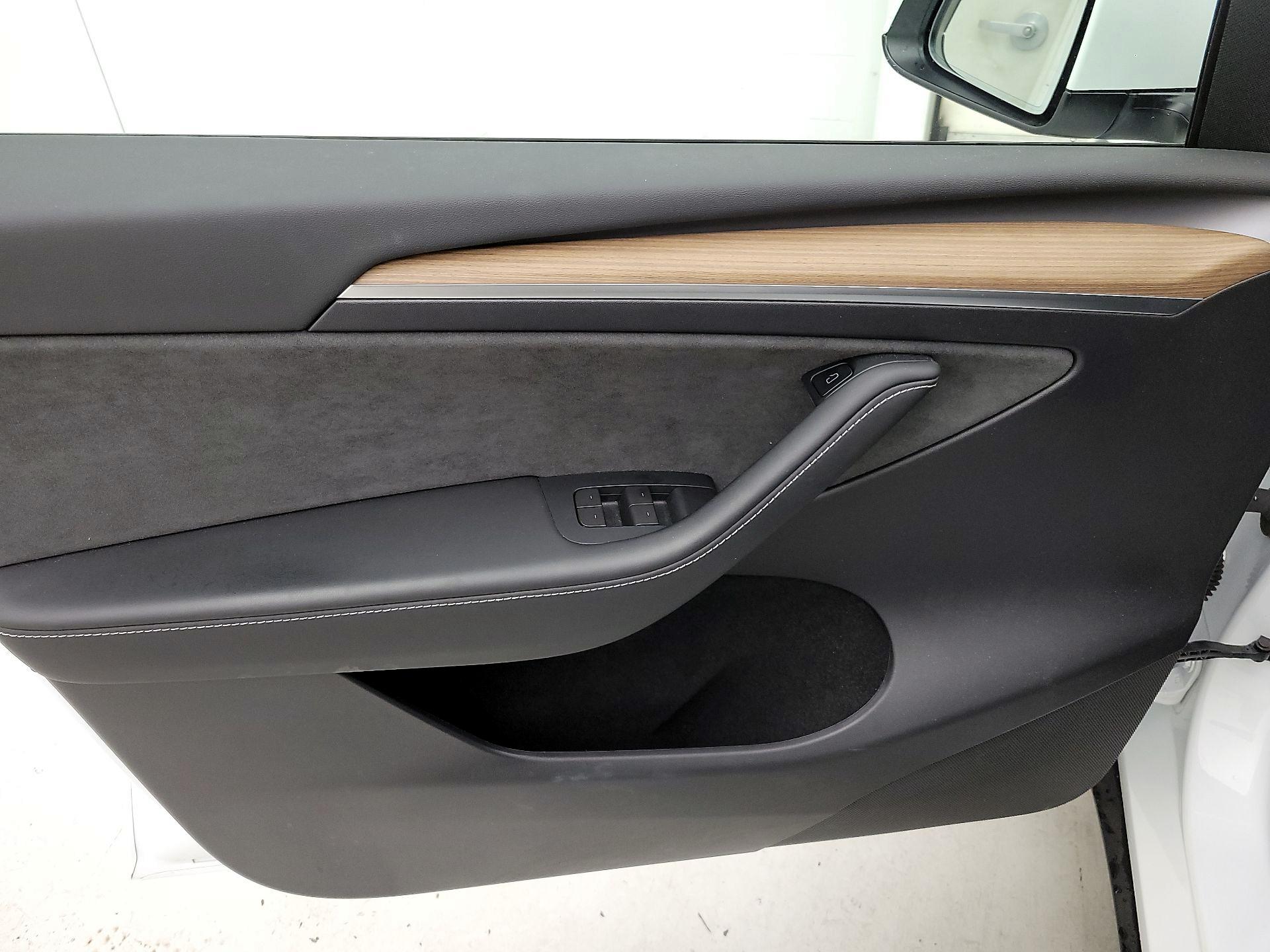 Thumbnail: 2023 Tesla Model Y - 12