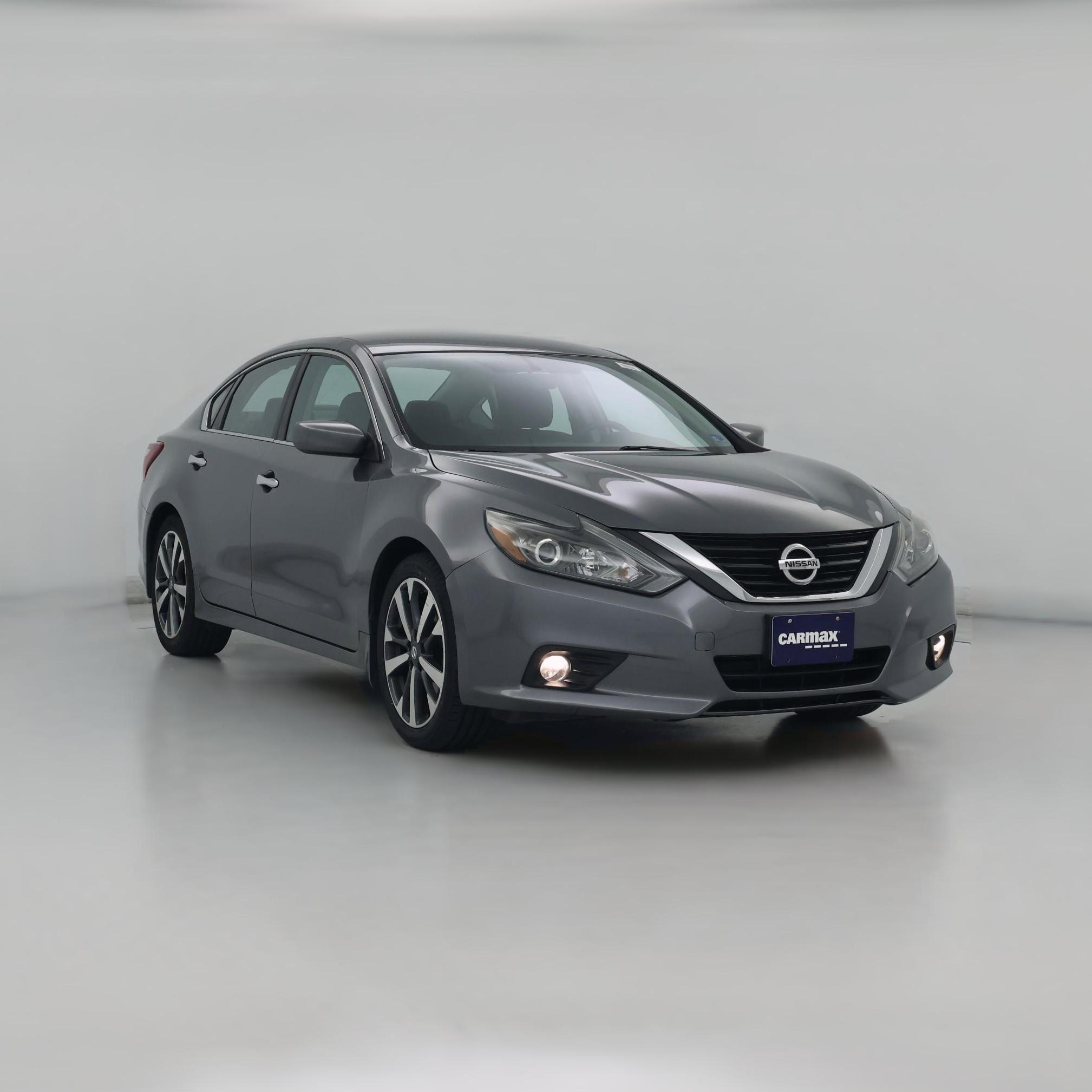 Thumbnail: 2017 Nissan Altima - 1