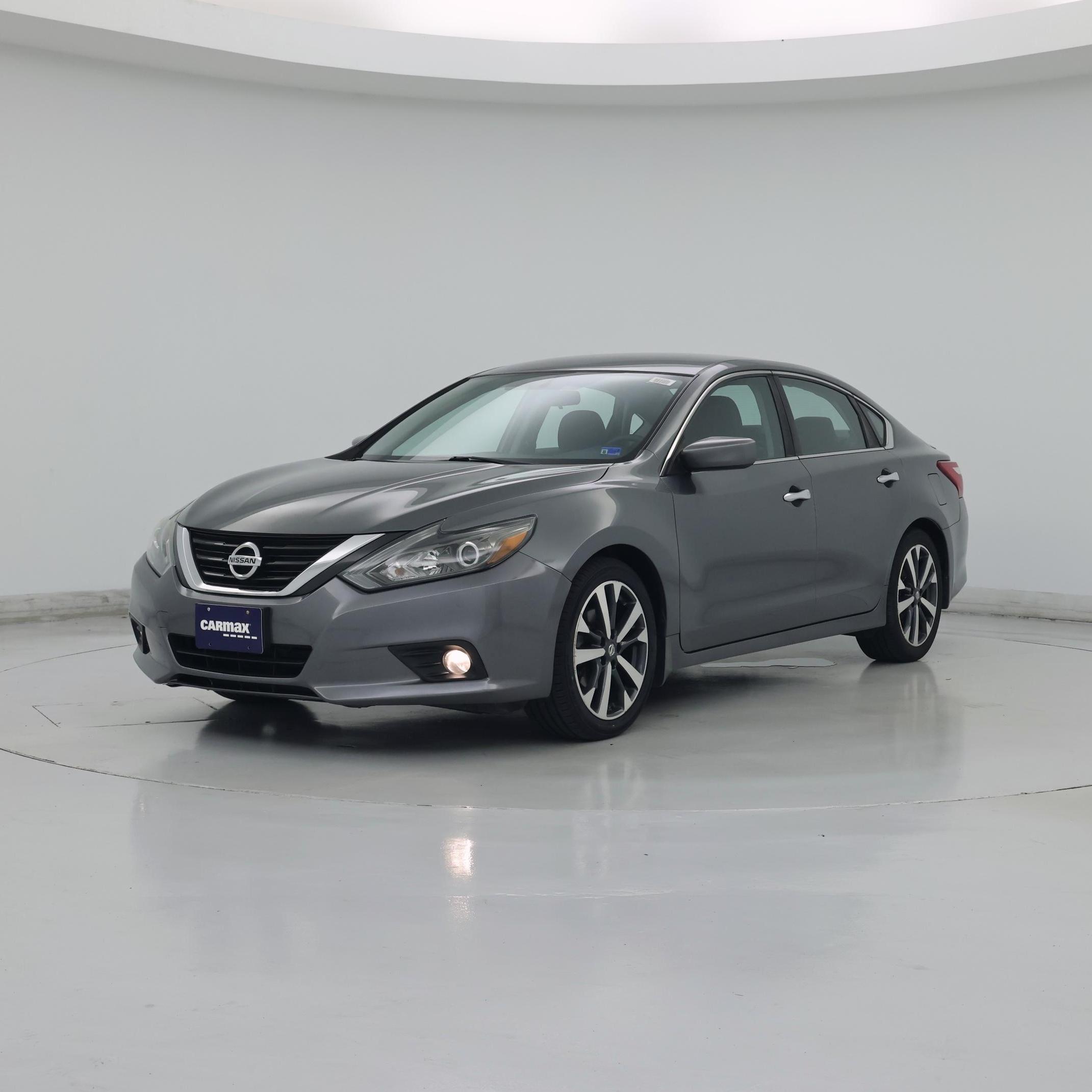 Thumbnail: 2017 Nissan Altima - 4