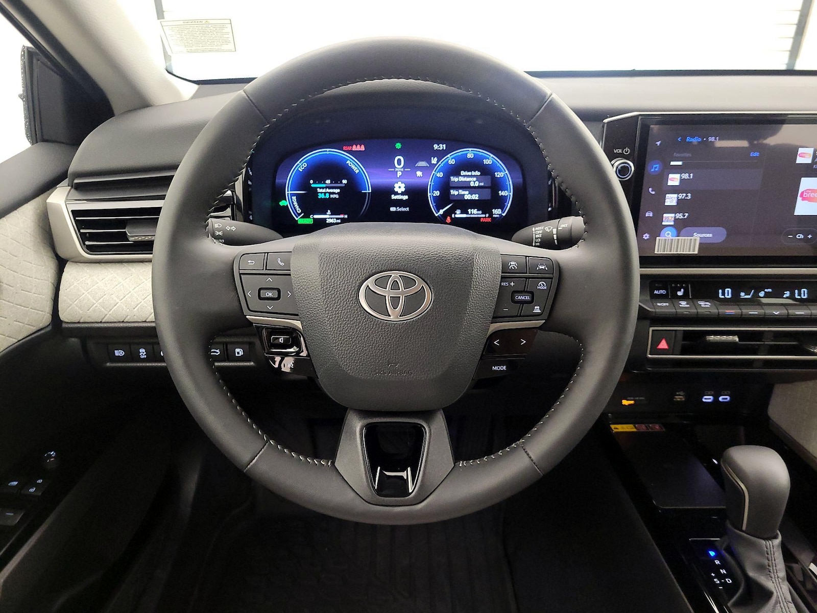 2025 Toyota Camry XLE - Photo 11