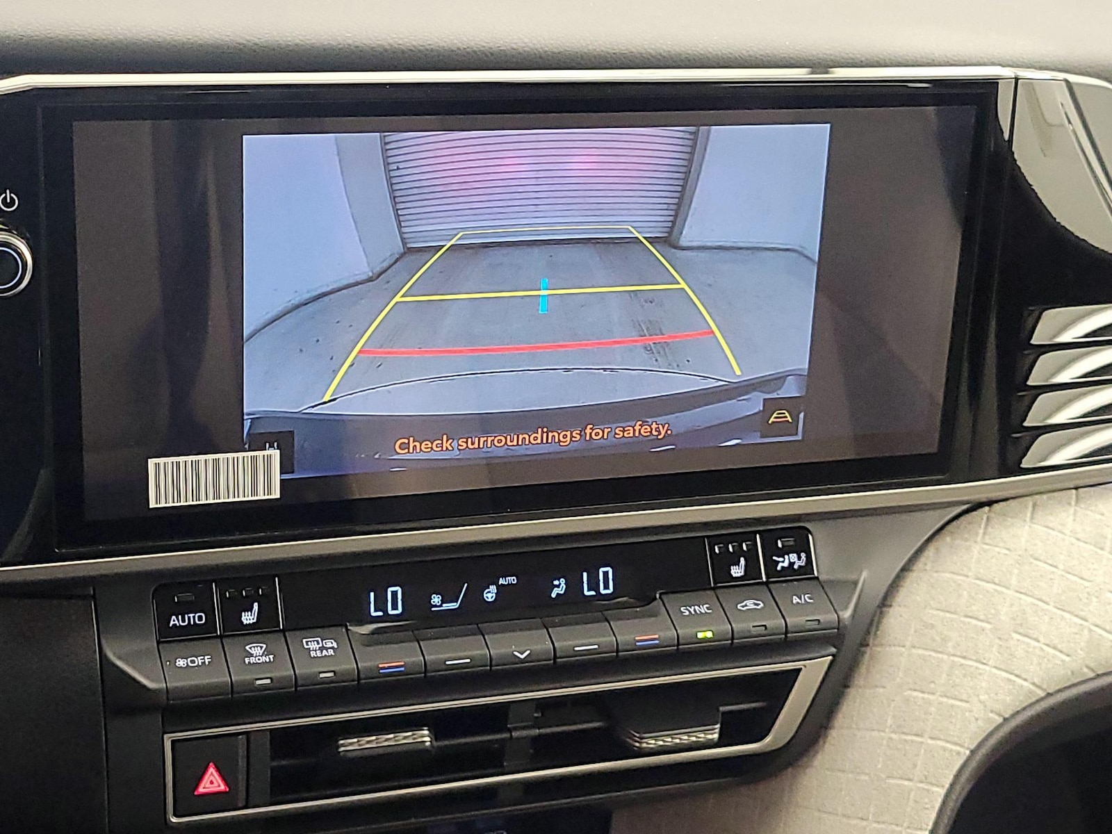 2025 Toyota Camry XLE - Photo 15