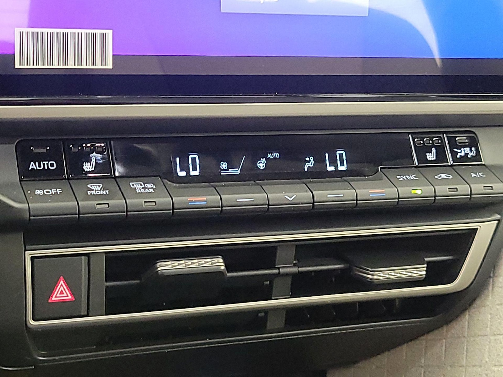 2025 Toyota Camry XLE - Photo 17