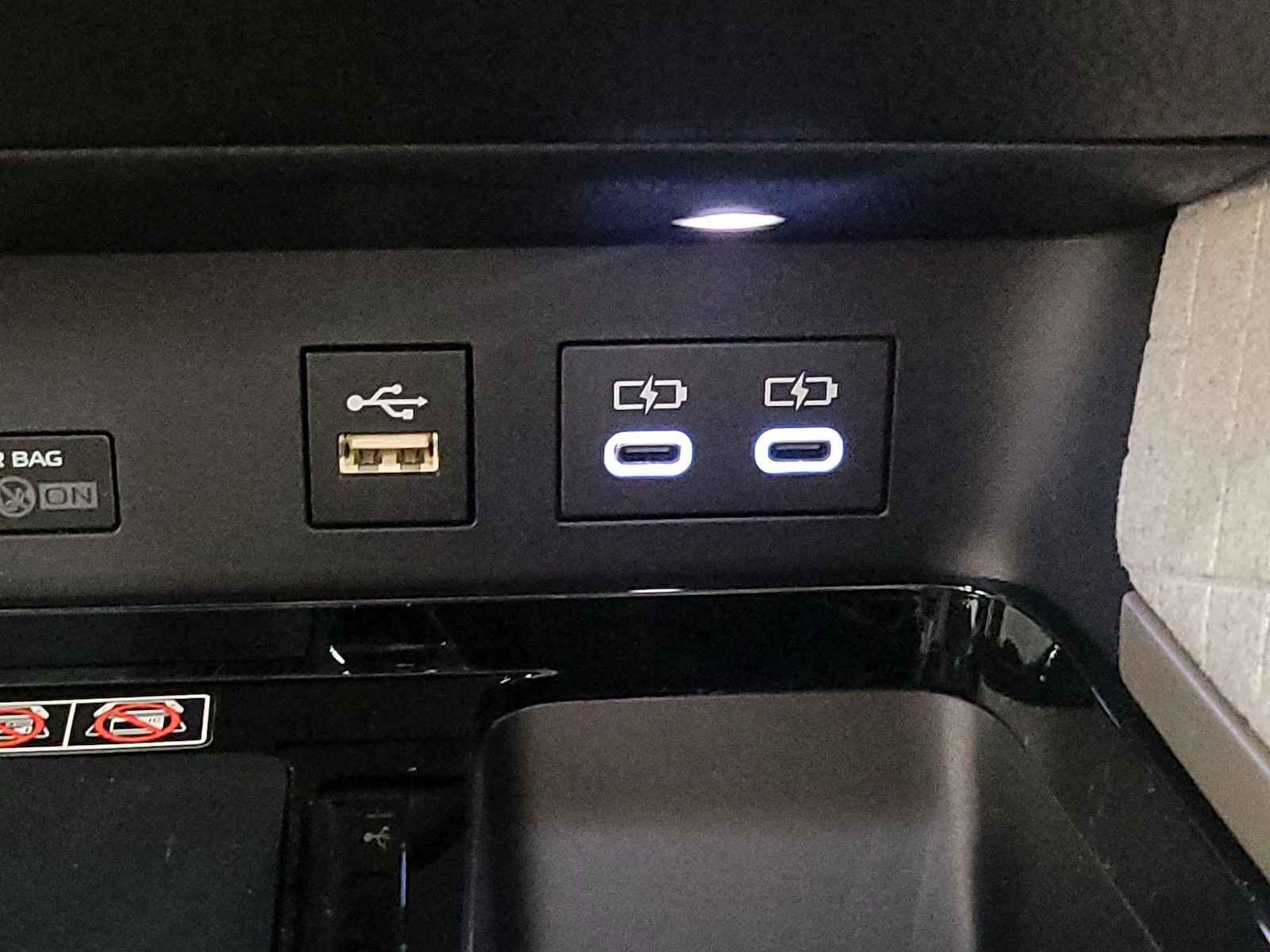 2025 Toyota Camry XLE - Photo 19