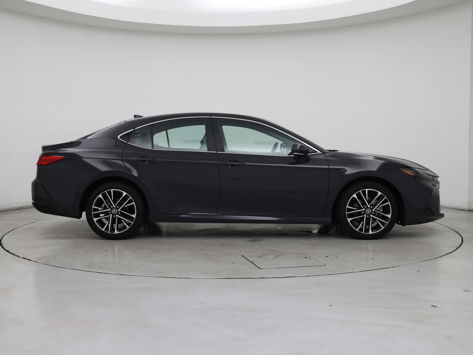 2025 Toyota Camry XLE - Photo 8