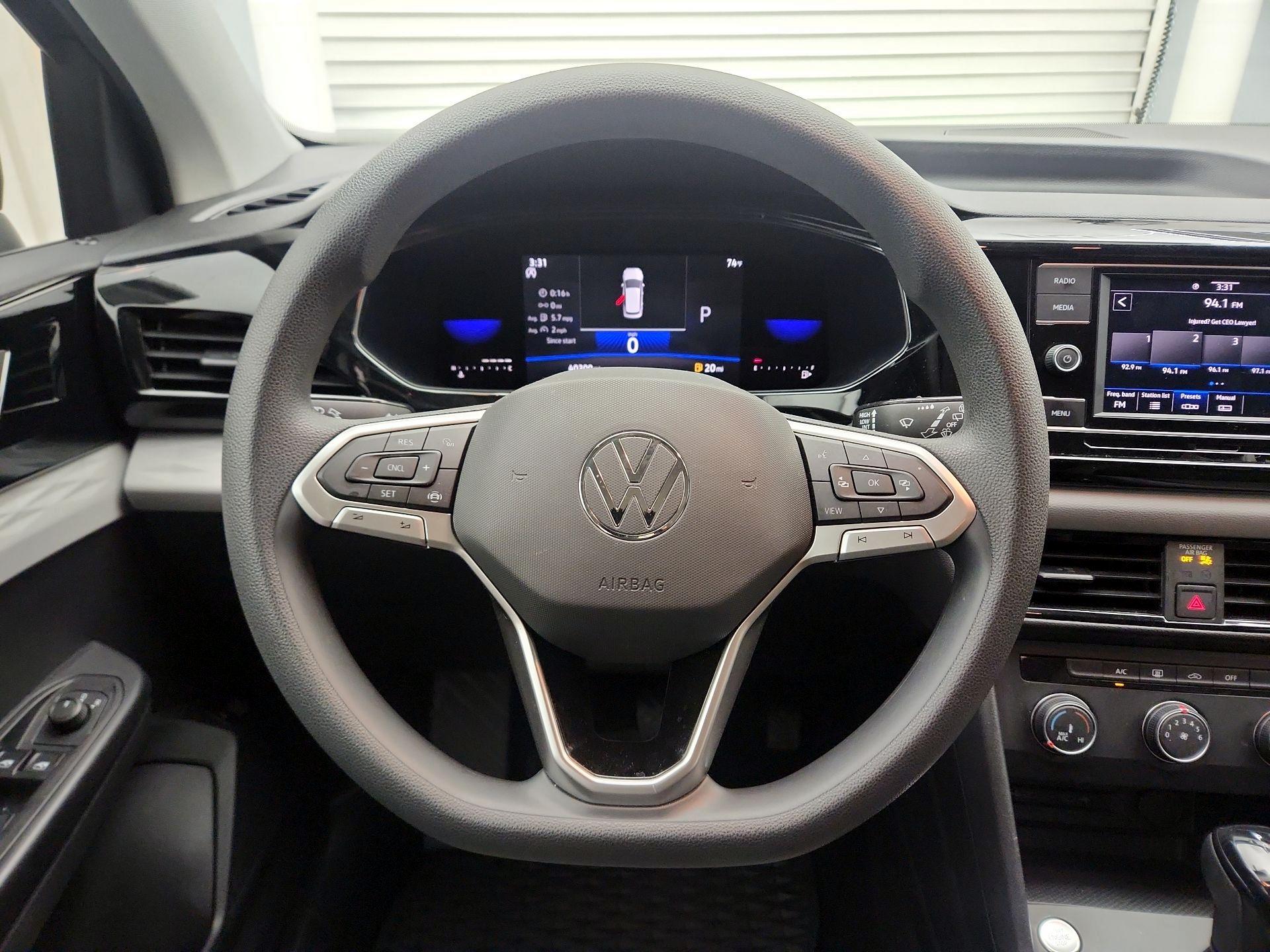 Thumbnail: 2022 Volkswagen Taos - 10
