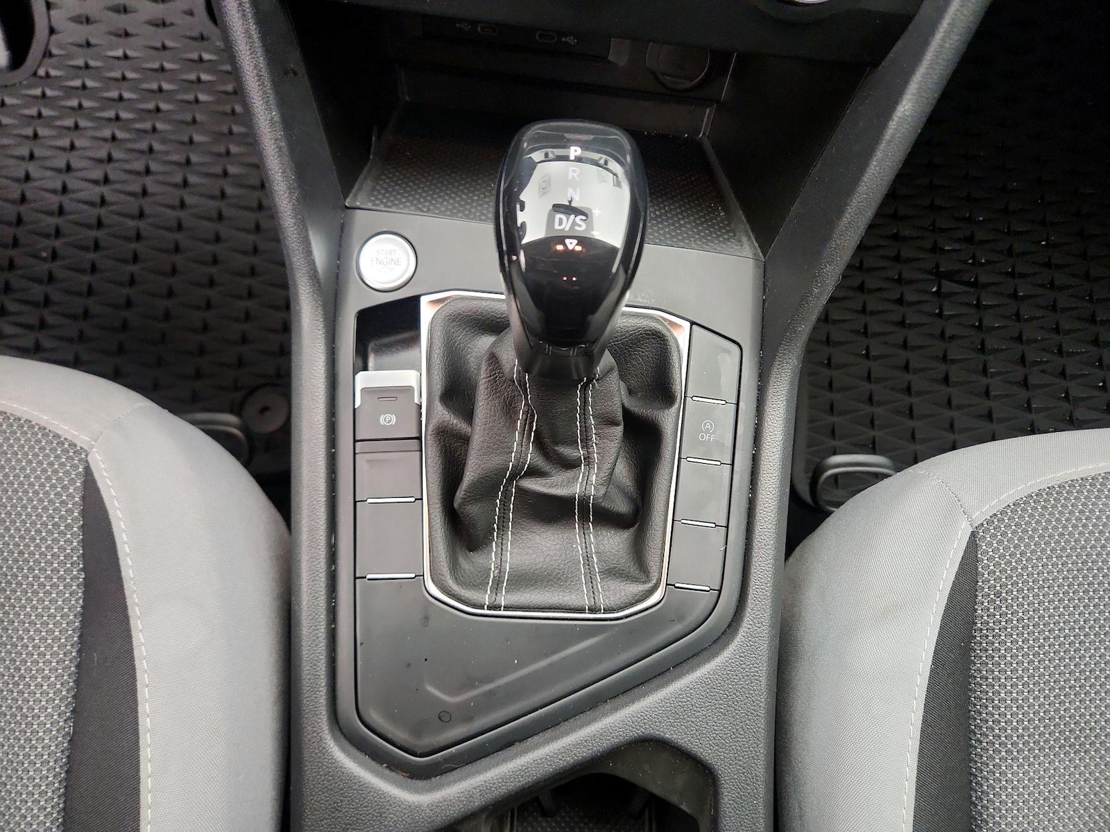 2022 Volkswagen Taos S - Photo 18