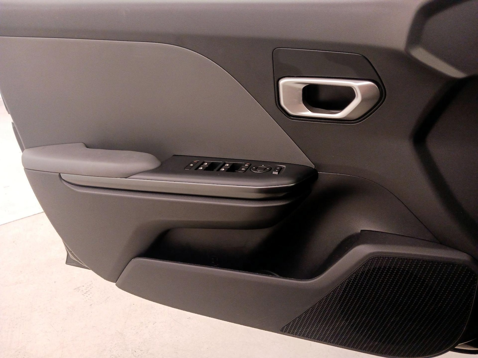 2025 Kia K4 LXS - Photo 13