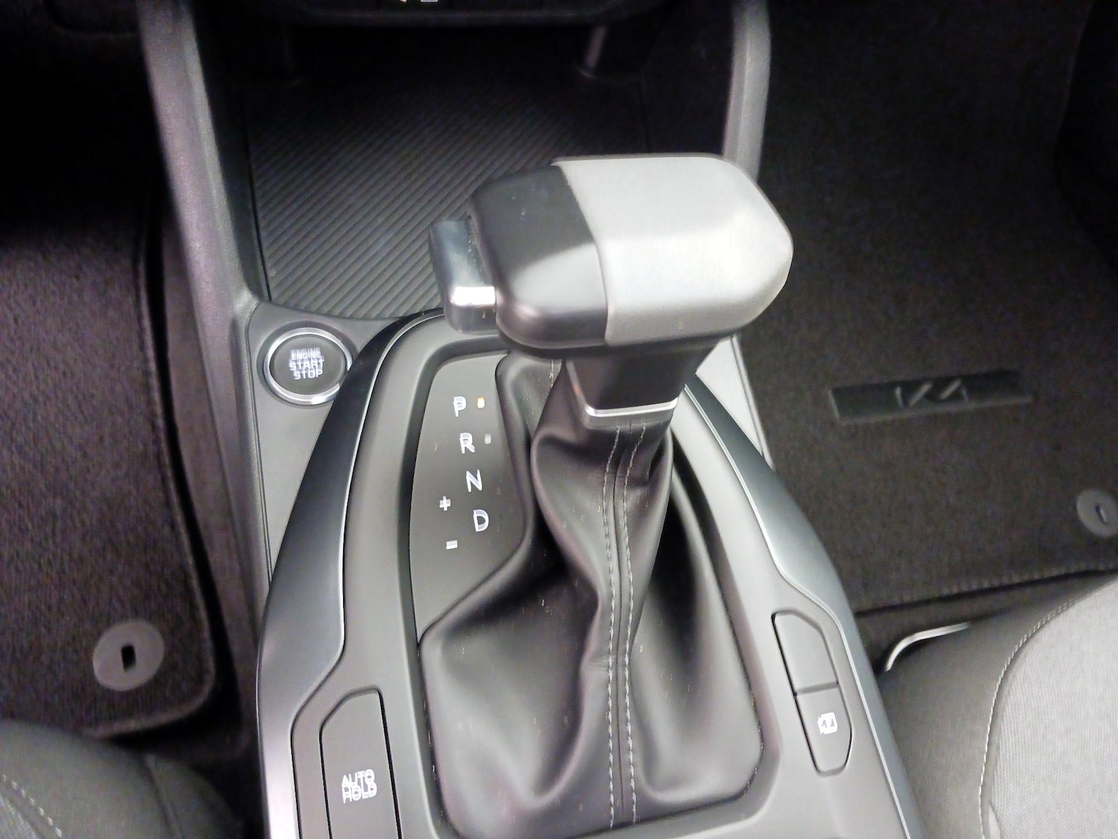 2025 Kia K4 LXS - Photo 18