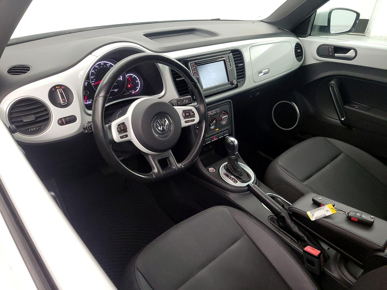 2016 Volkswagen Beetle SE - Photo 10