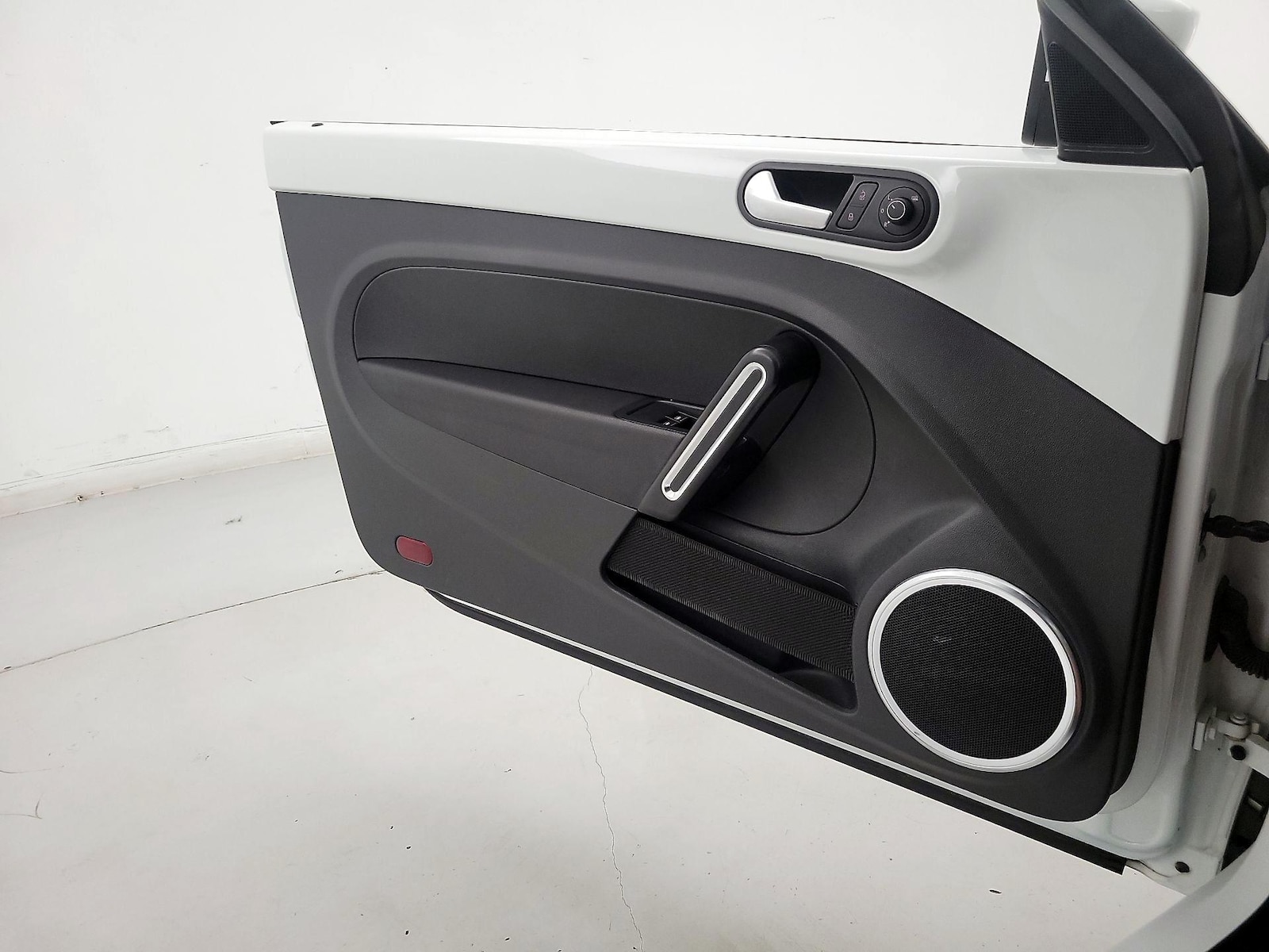 2016 Volkswagen Beetle SE - Photo 13