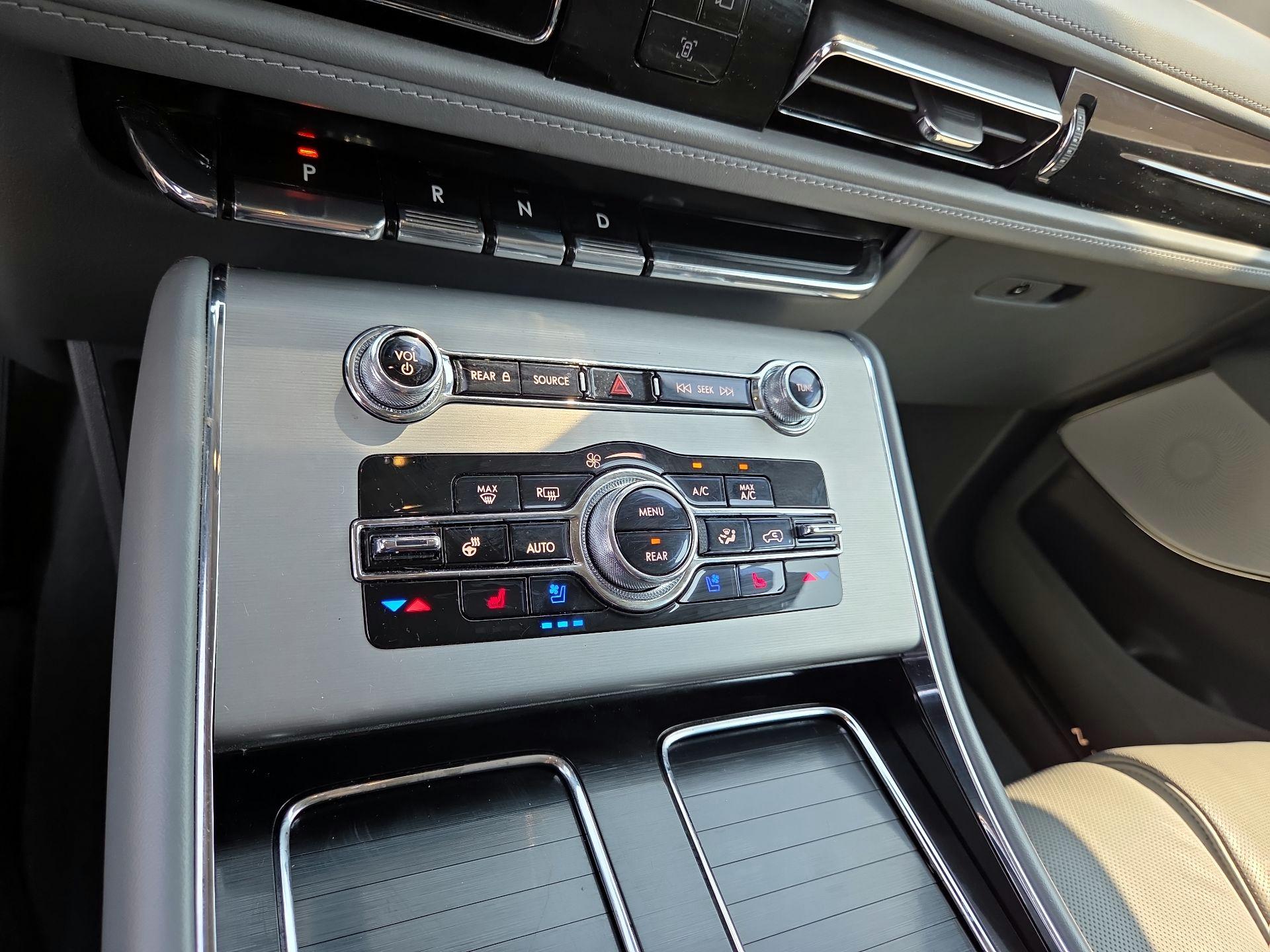 Thumbnail: 2021 Lincoln Aviator - 16