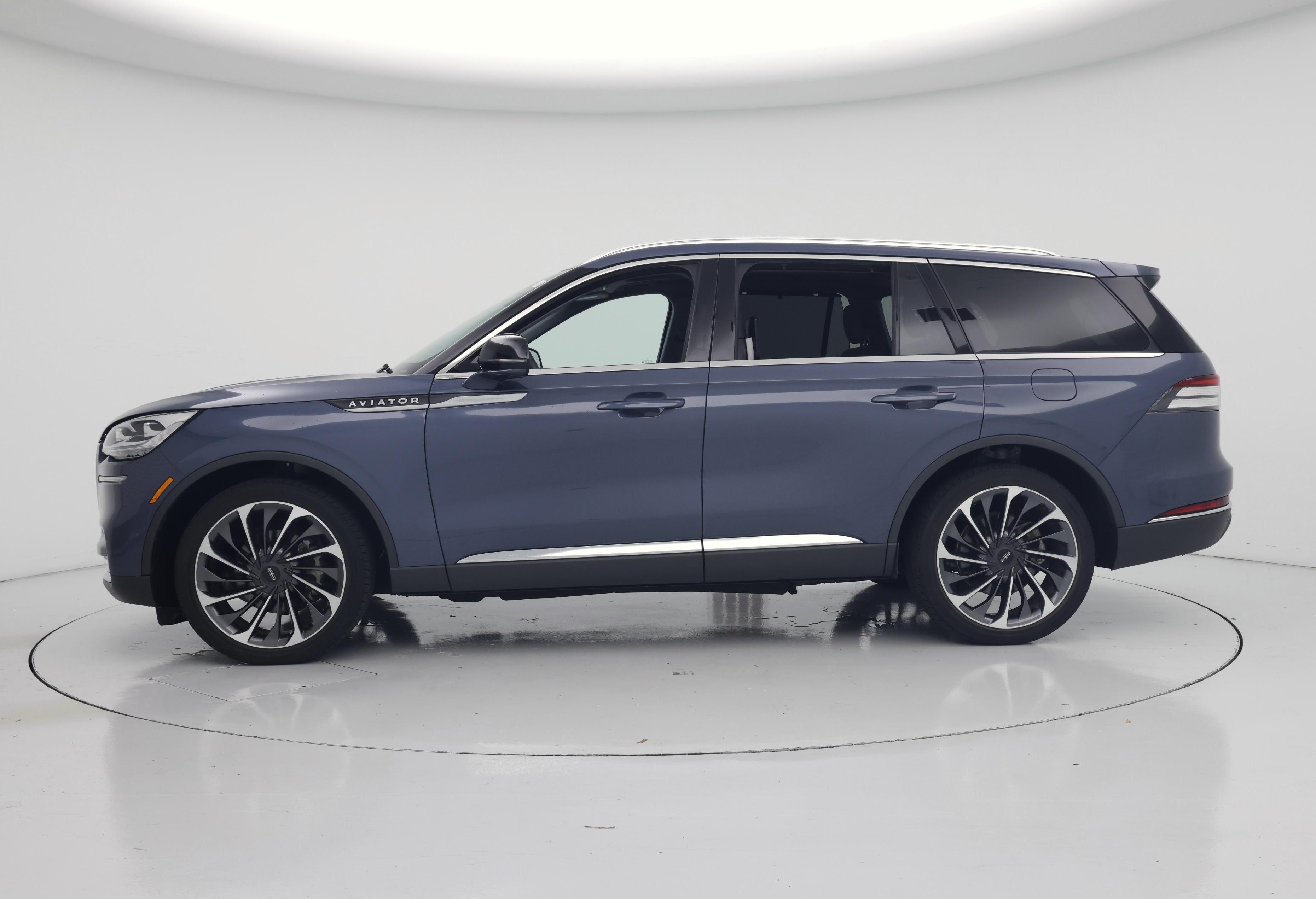 Thumbnail: 2021 Lincoln Aviator - 3