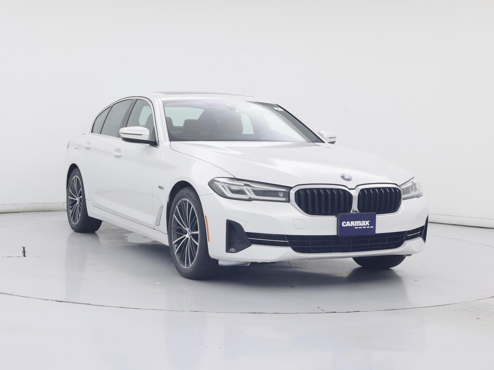 2023 BMW 5 Series 530e - Photo 2