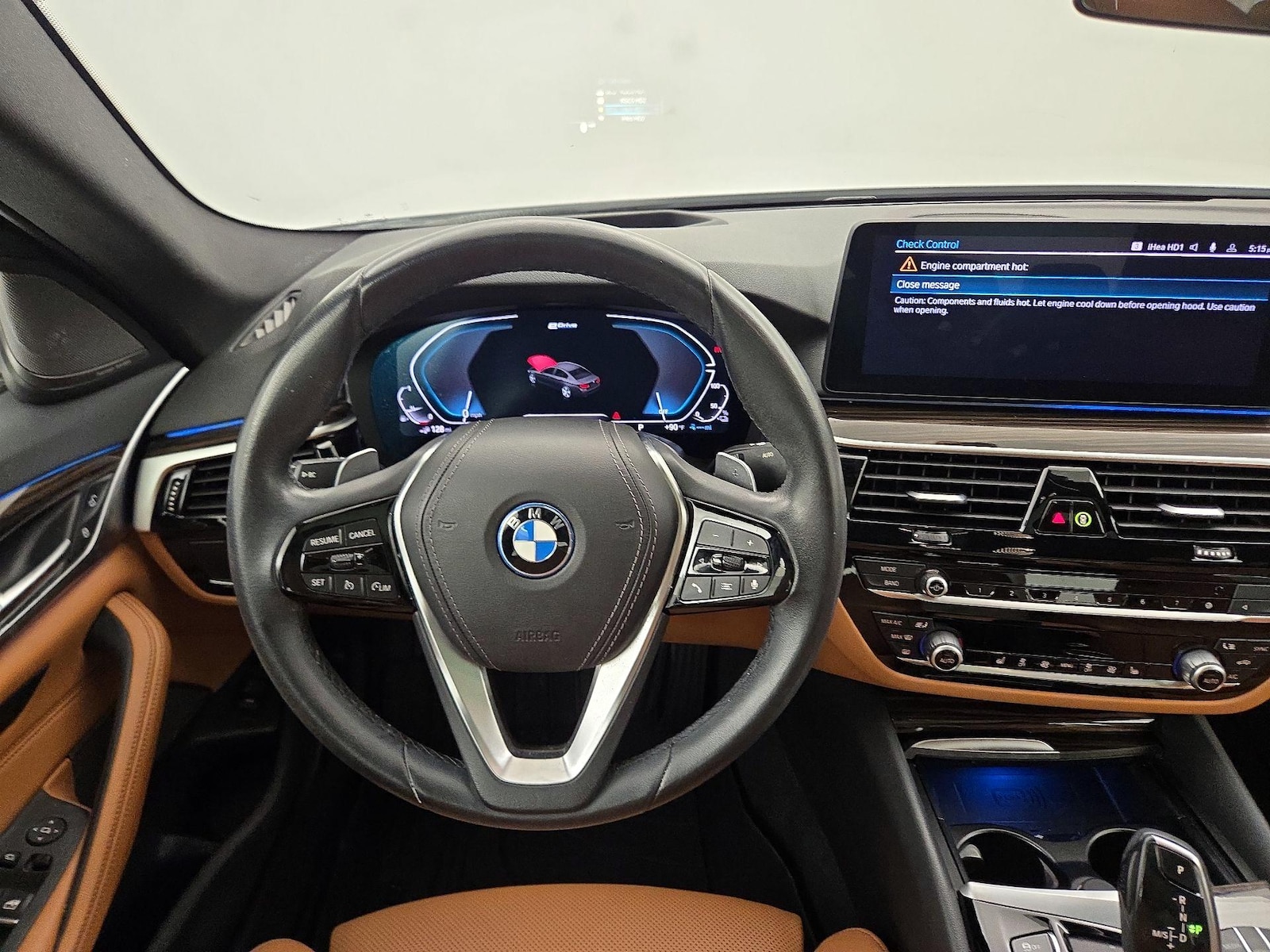2023 BMW 5 Series 530e - Photo 11