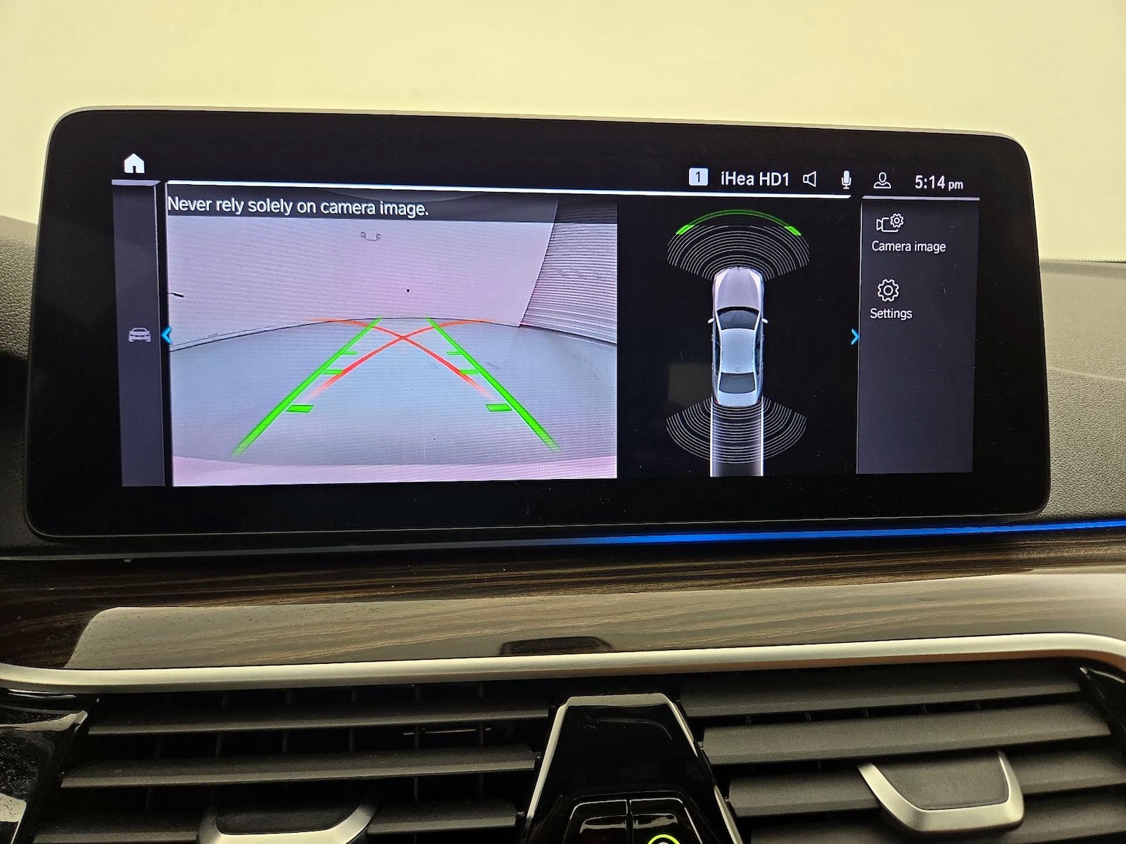 2023 BMW 5 Series 530e - Photo 16