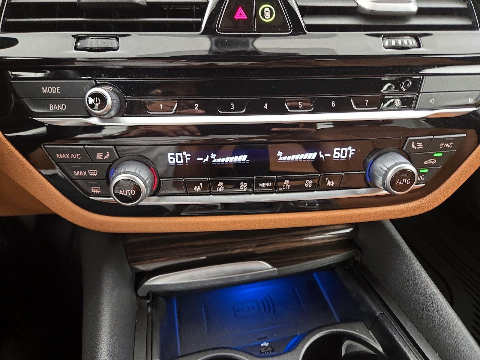 2023 BMW 5 Series 530e - Photo 18