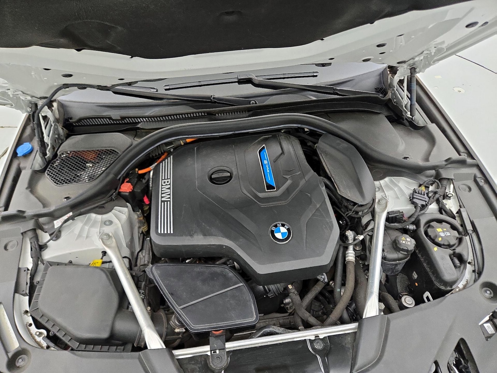 2023 BMW 5 Series 530e - Photo 24