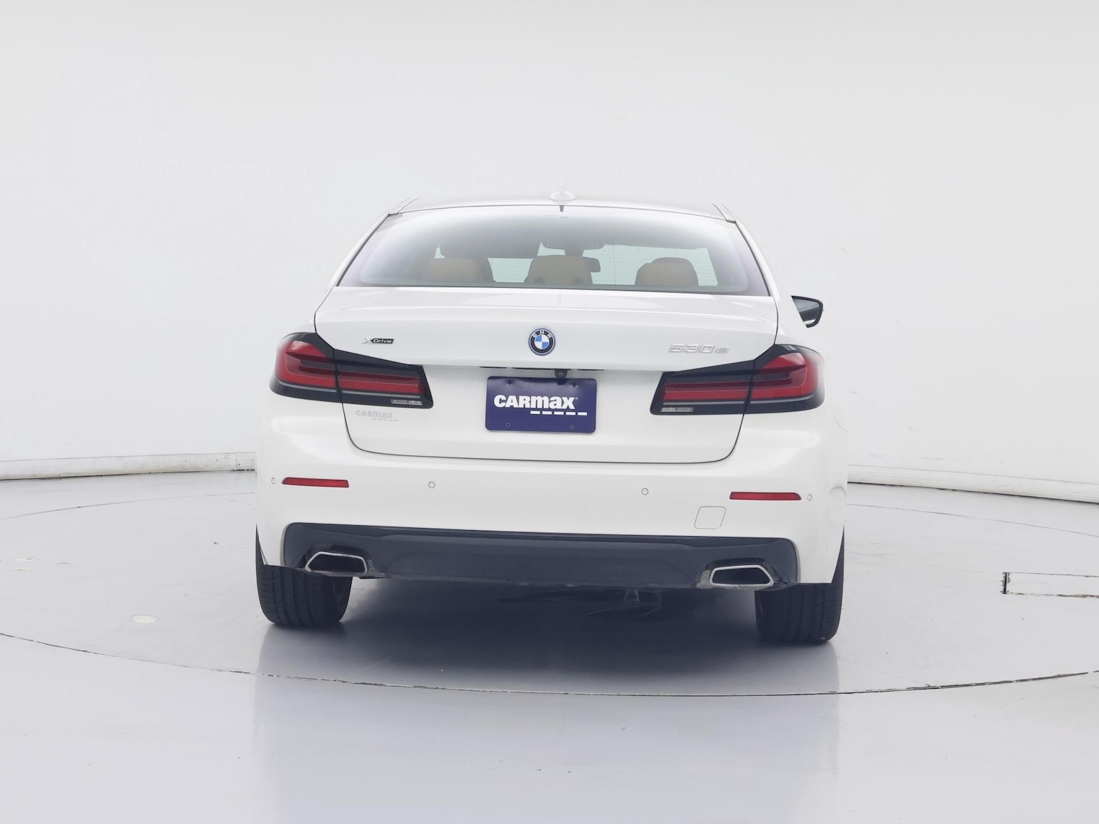 2023 BMW 5 Series 530e - Photo 7