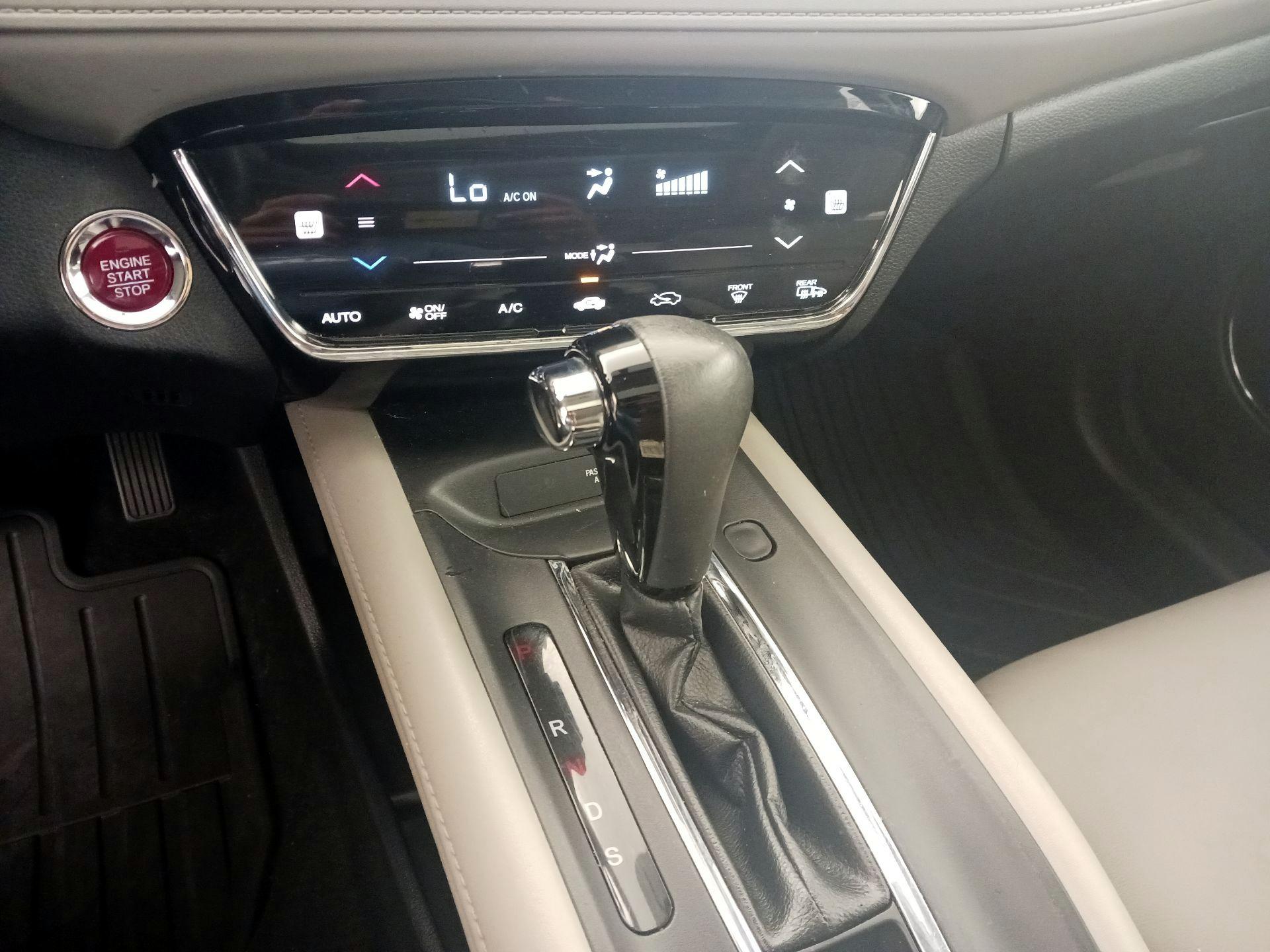 Thumbnail: 2017 Honda HR-V - 17