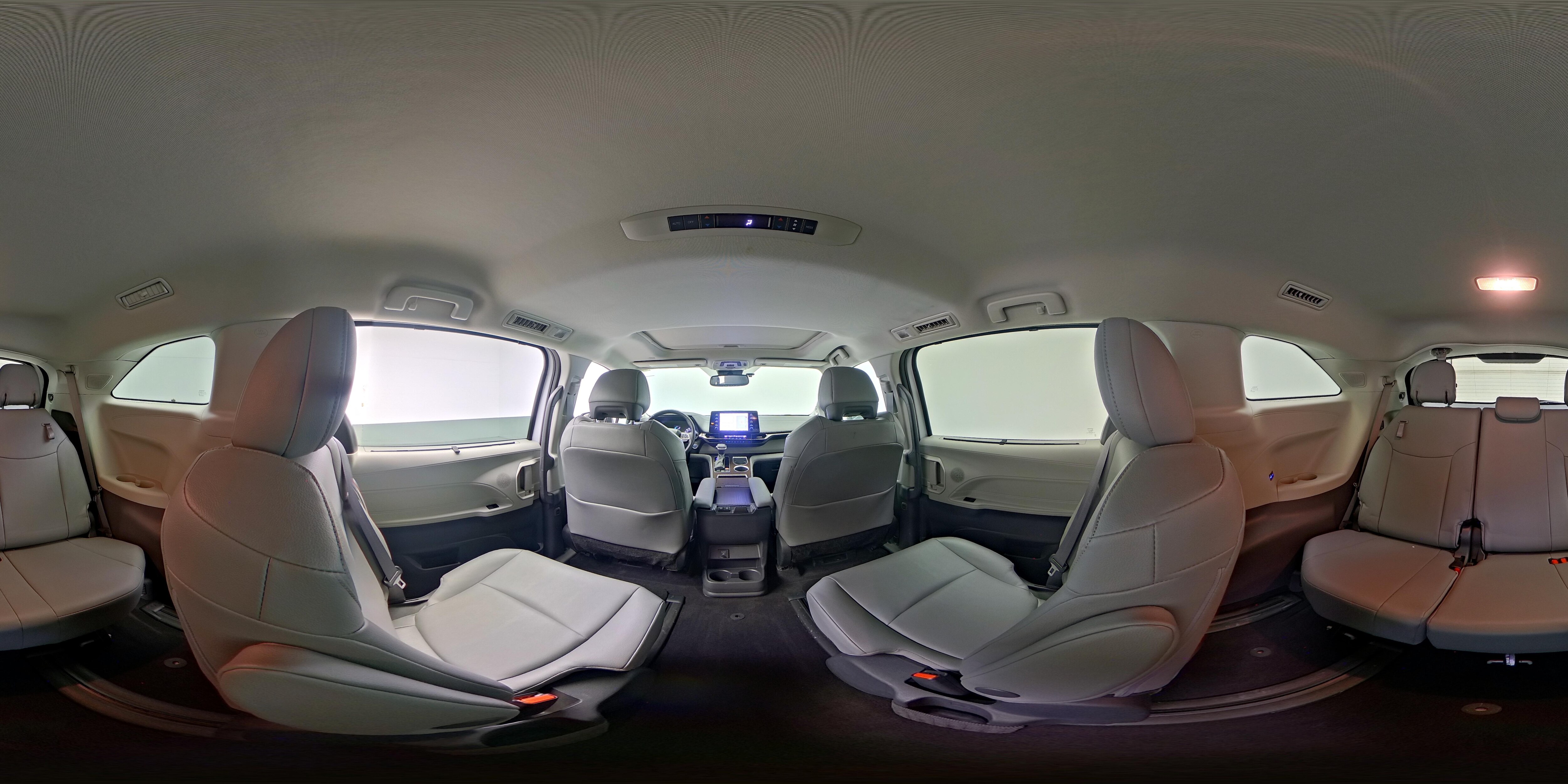 2024 Toyota Sienna XLE - Photo 29
