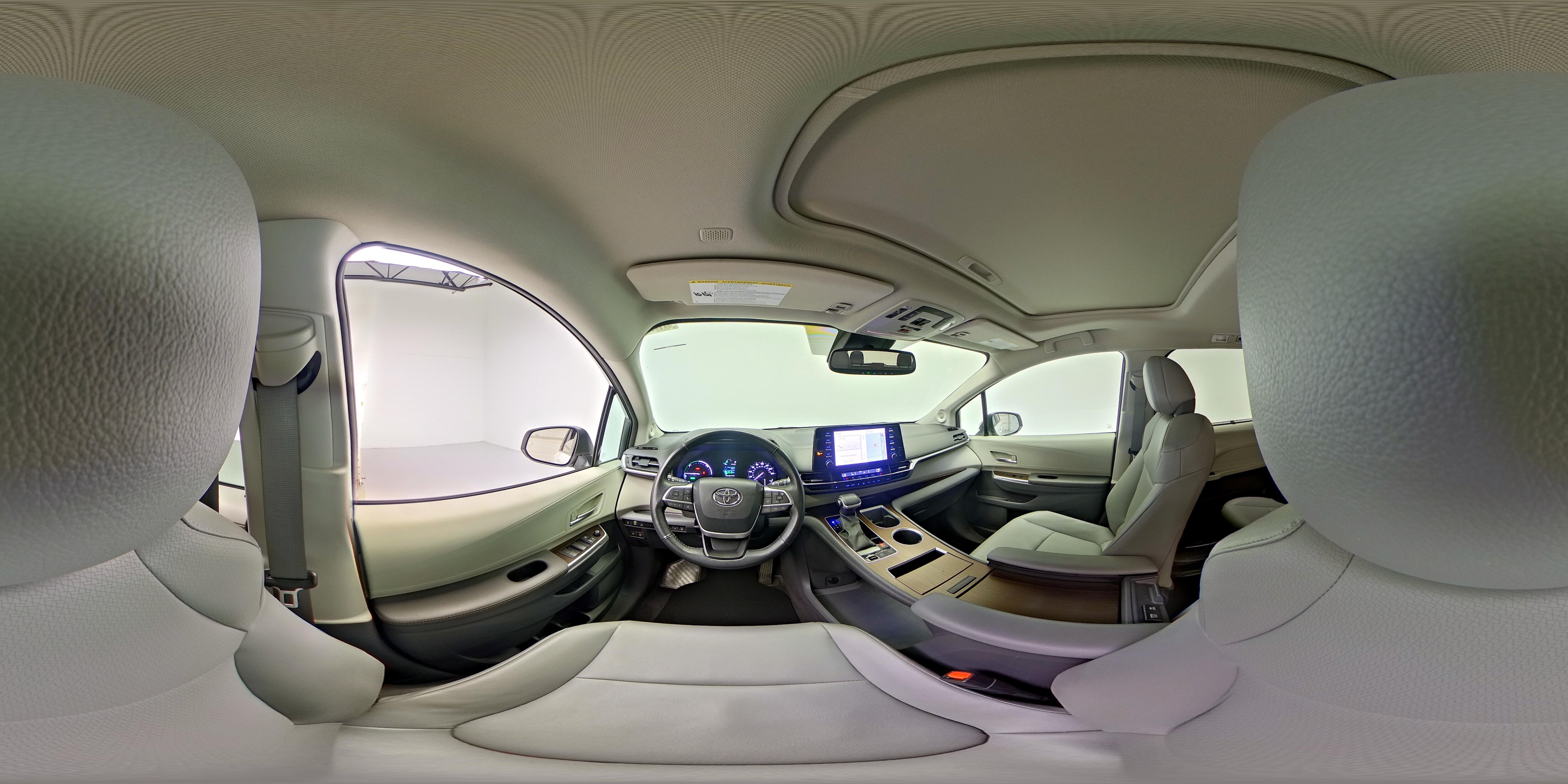 2024 Toyota Sienna XLE - Photo 30