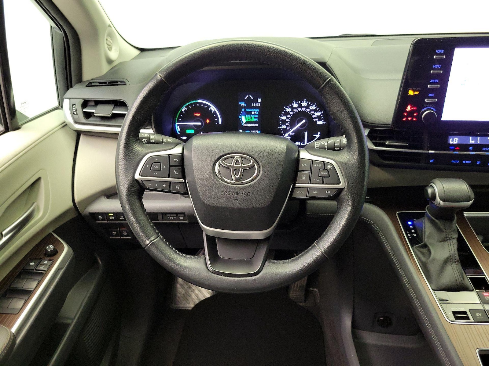 2024 Toyota Sienna XLE - Photo 11