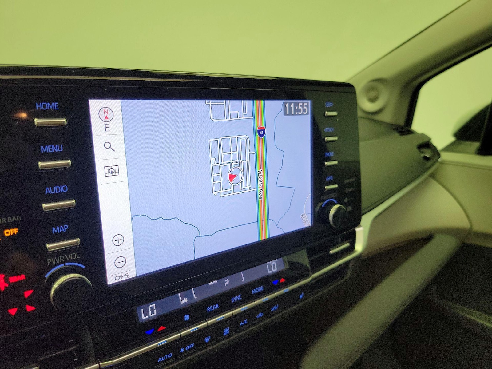 2024 Toyota Sienna XLE - Photo 15