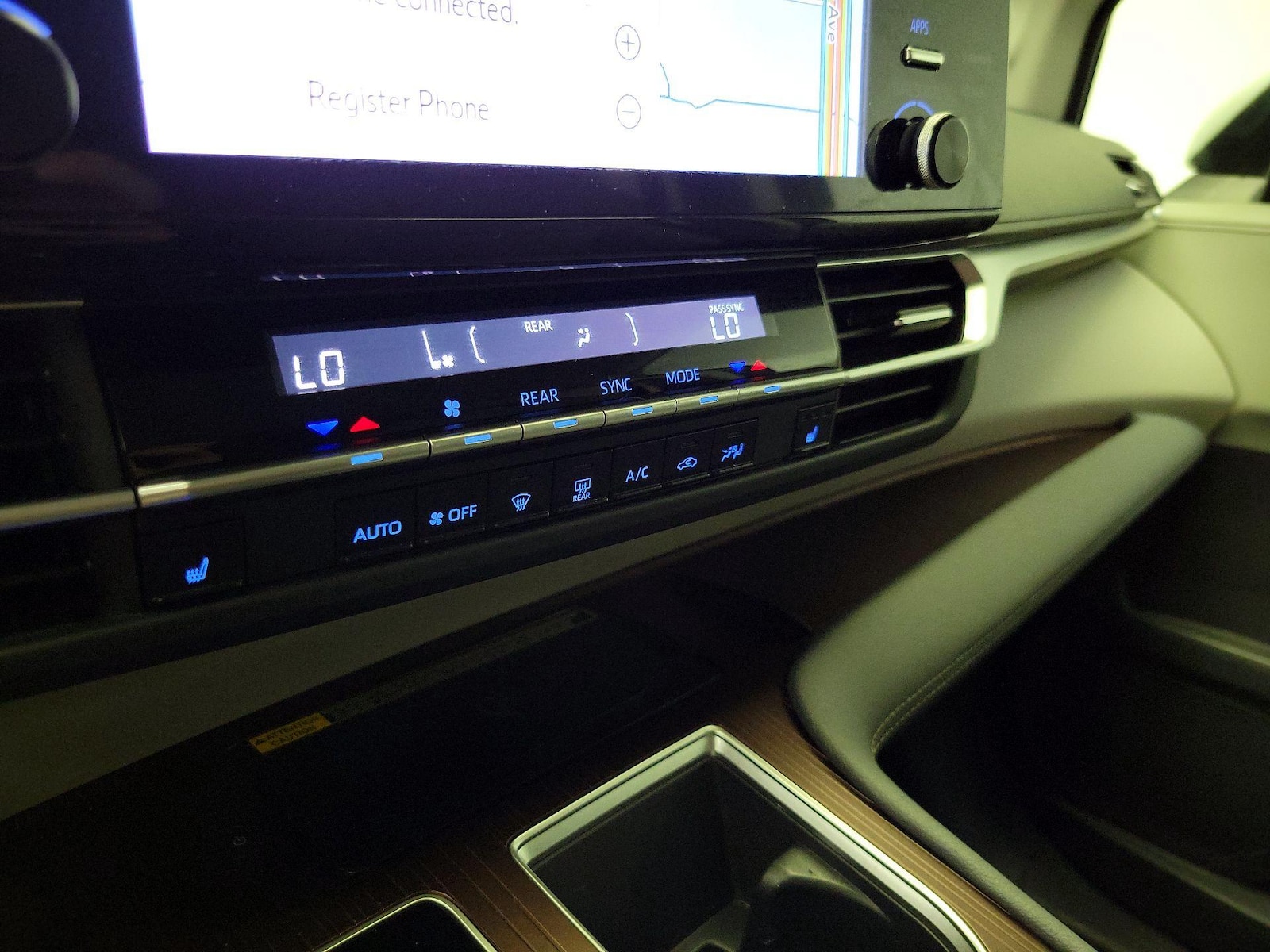 2024 Toyota Sienna XLE - Photo 18