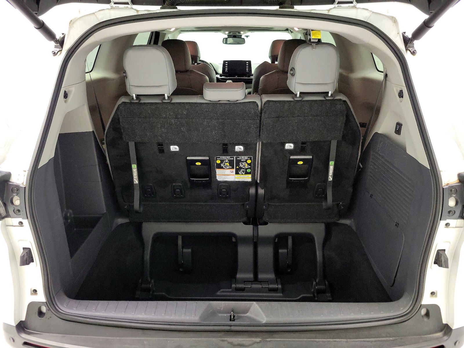 2024 Toyota Sienna XLE - Photo 24